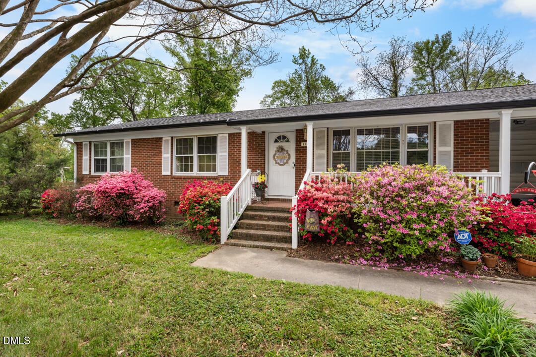 112 Crestview Drive Property Photo 1