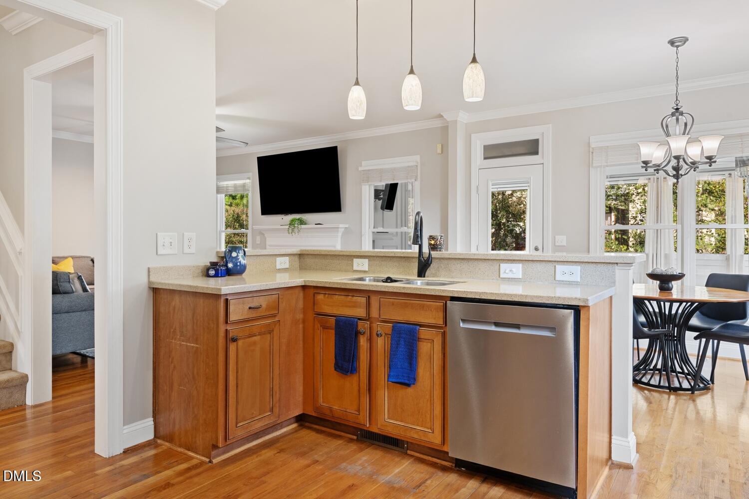 905 Hosta Valley Court Property Photo 13