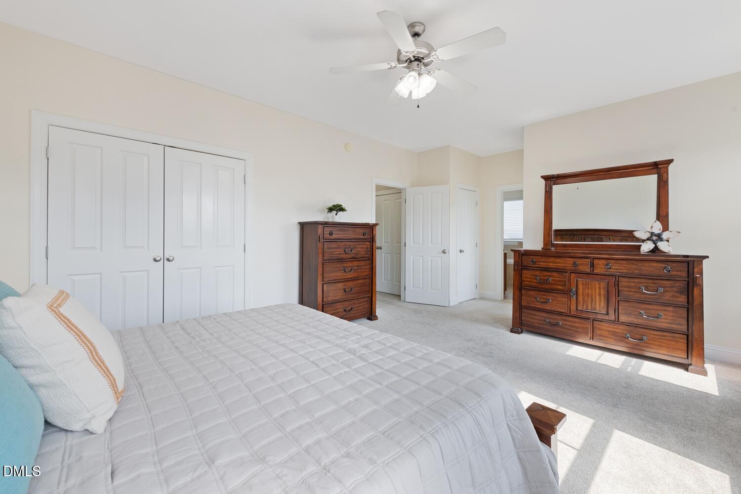 905 Hosta Valley Court Property Photo 32