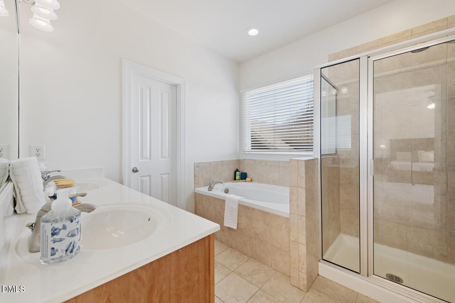 905 Hosta Valley Court Property Photo 37