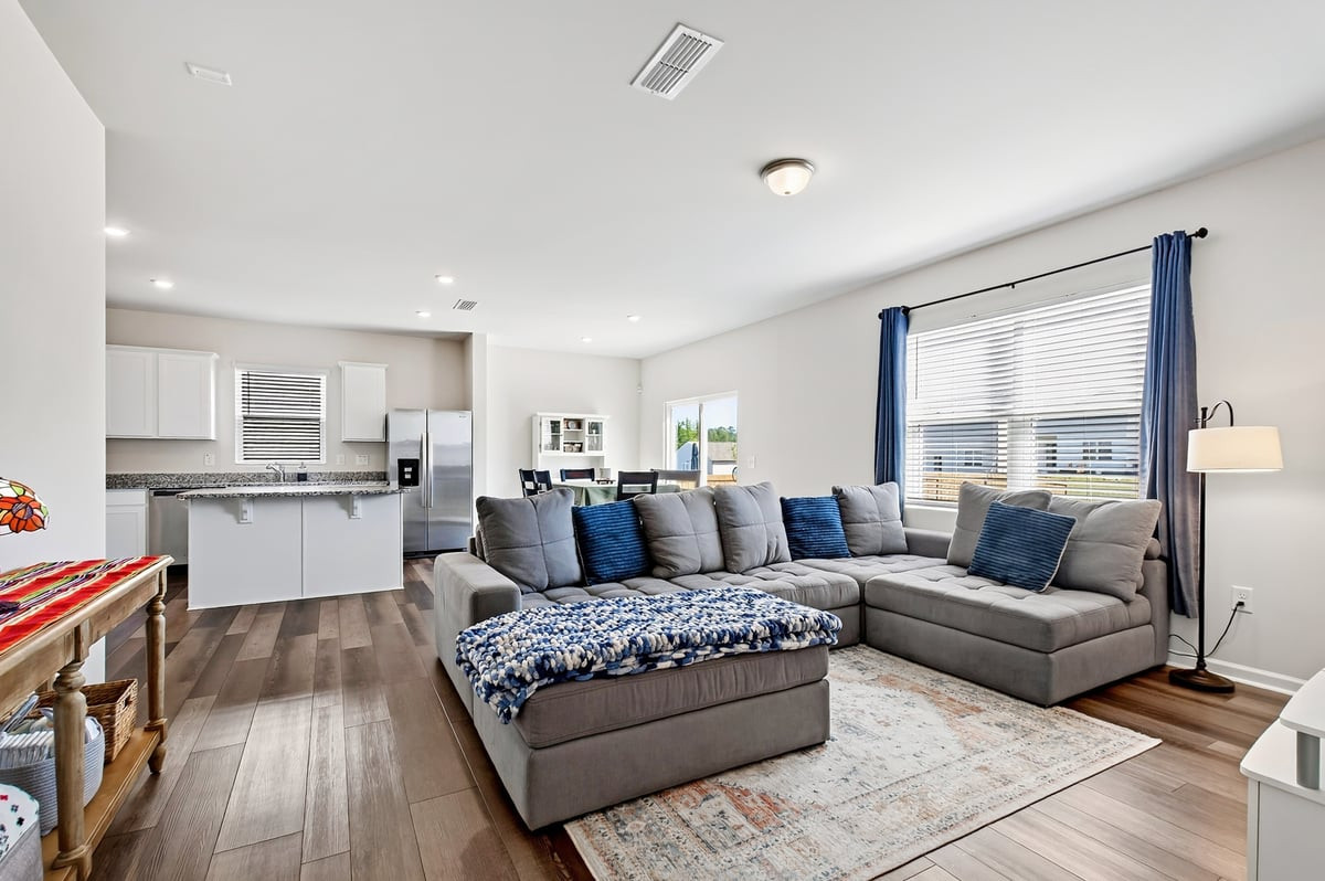 1520 Crested Iris Street Property Photo 3