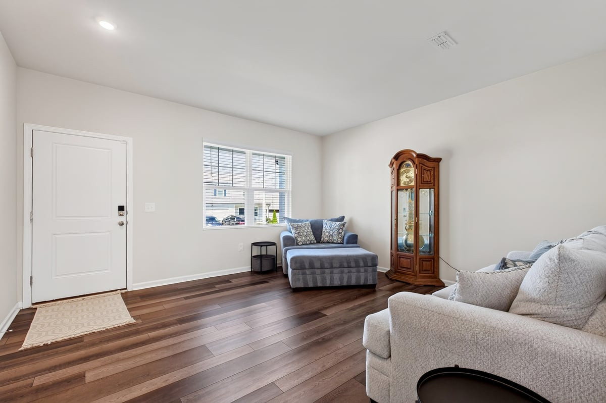 1520 Crested Iris Street Property Photo 11