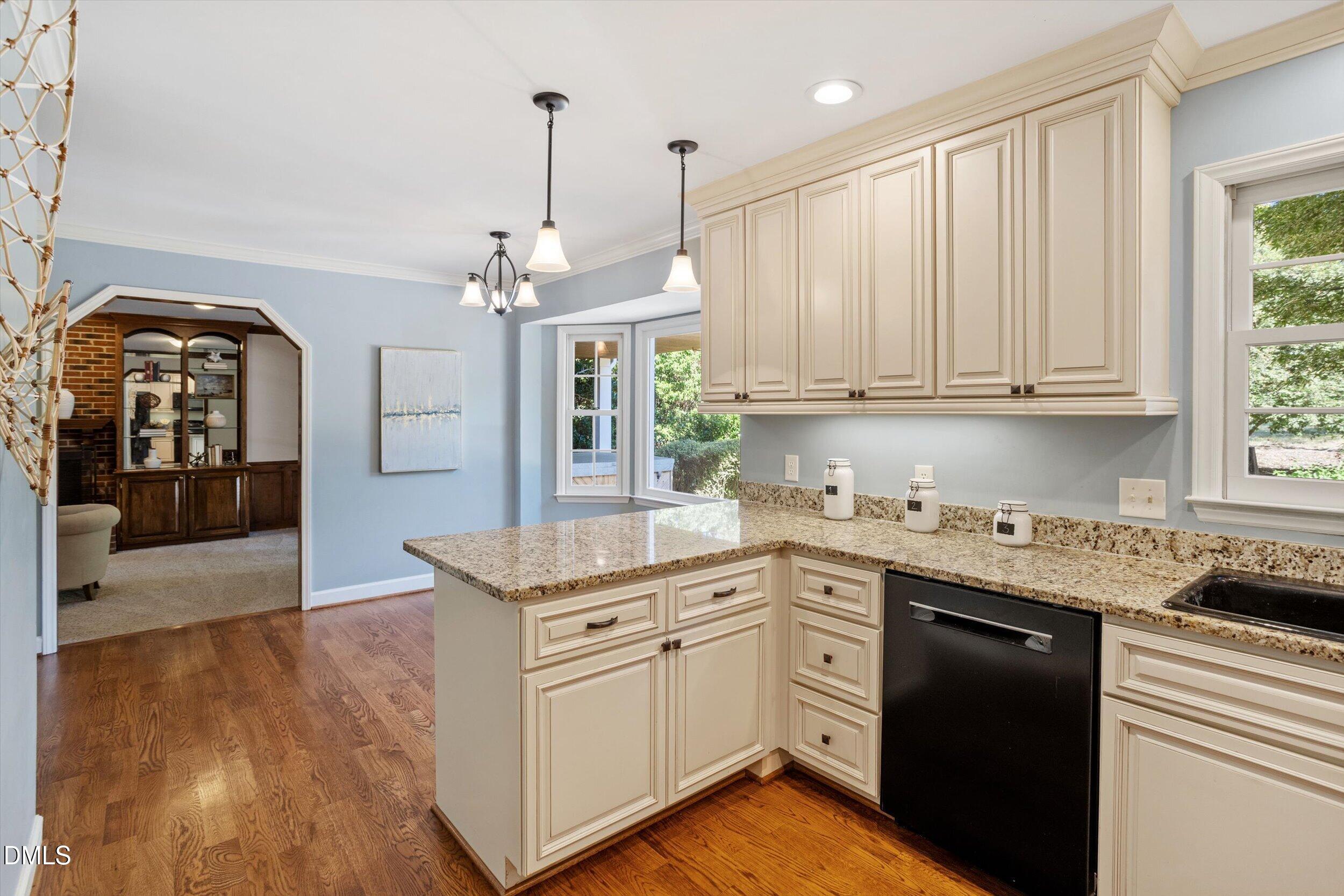 4925 Birchleaf Drive Property Photo 4