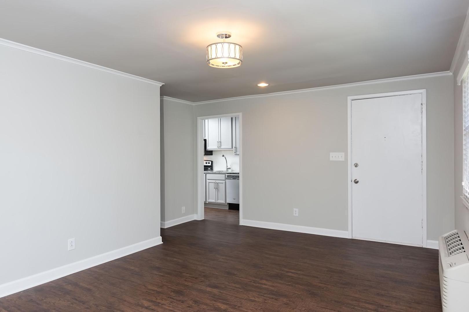 629 Daniels Street C Property Photo 3