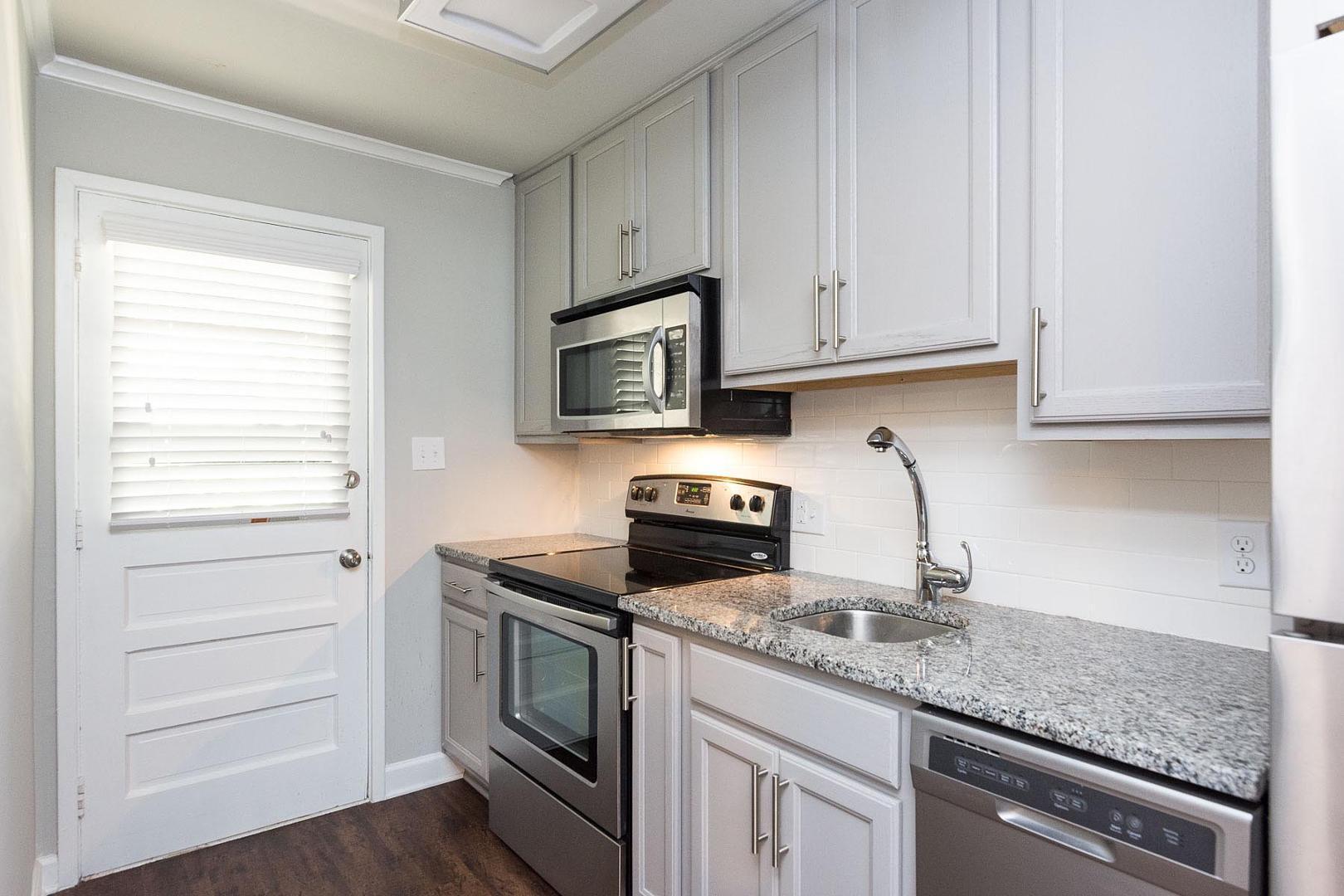 629 Daniels Street C Property Photo 5