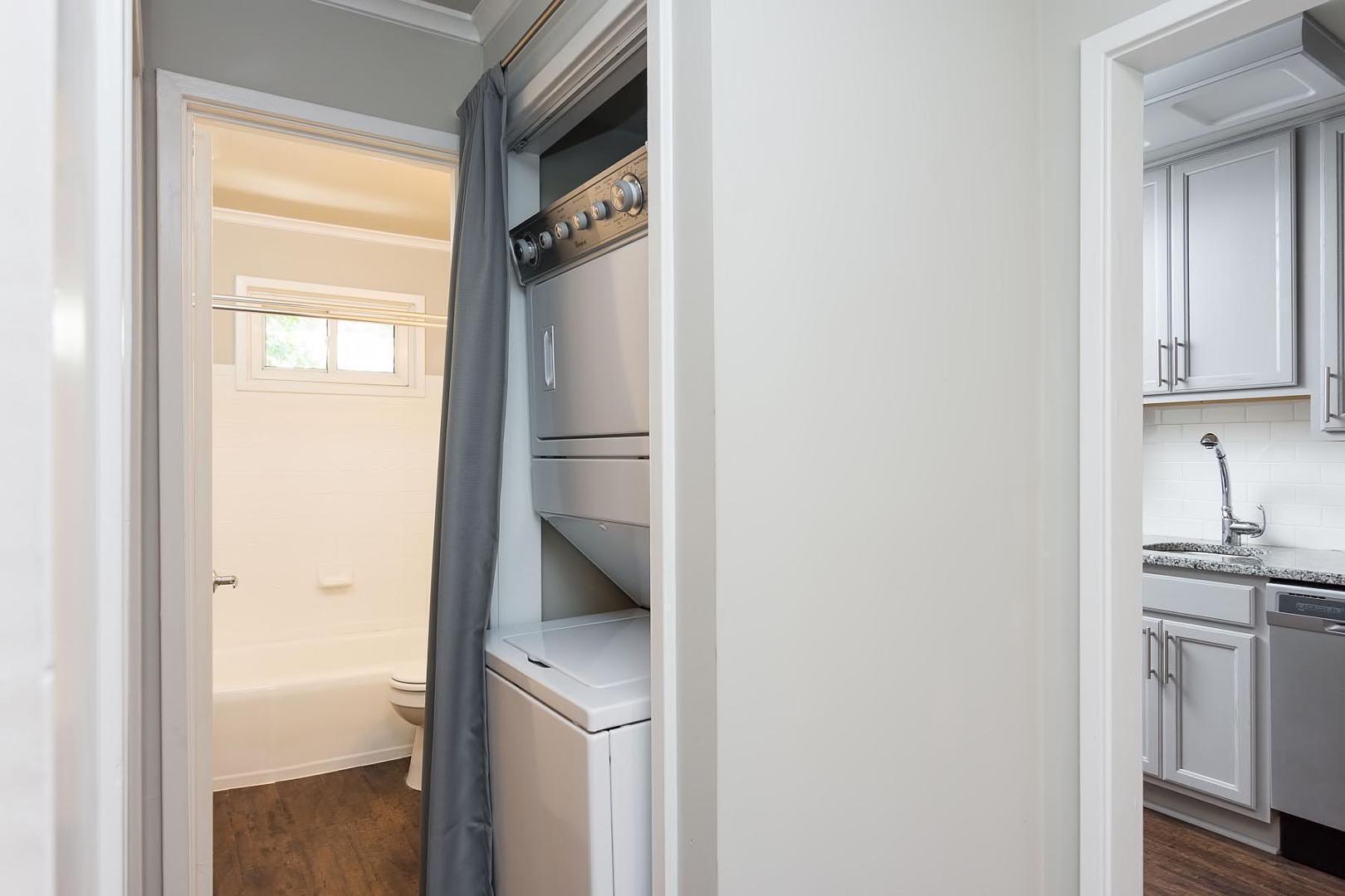 629 Daniels Street C Property Photo 6