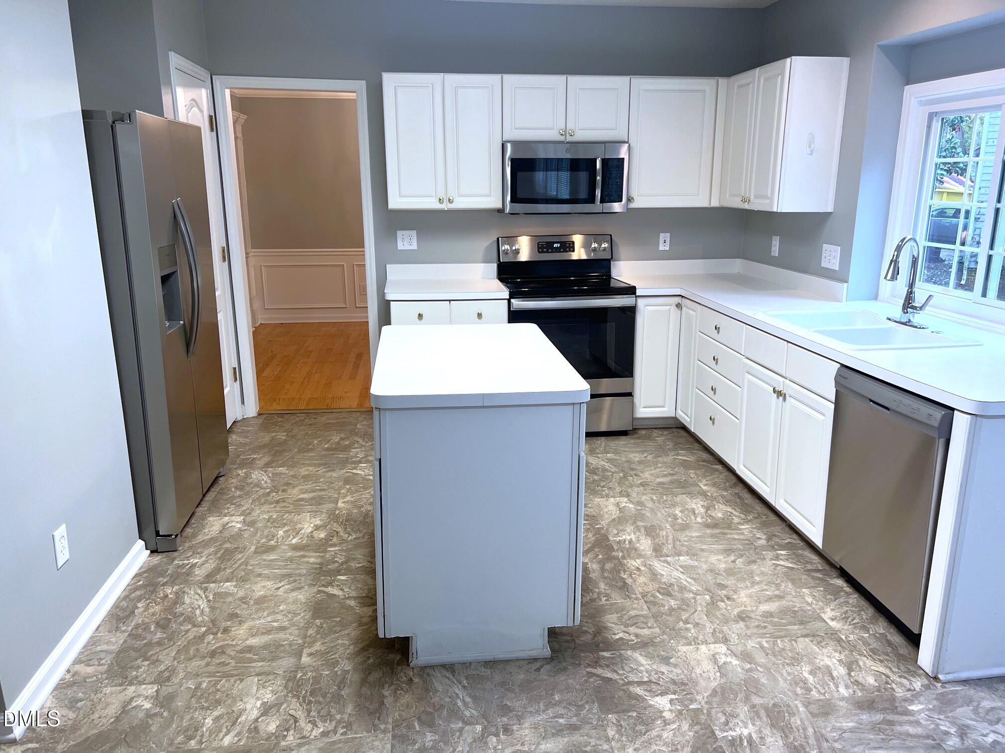 9801 Goodrum Court Property Photo 8