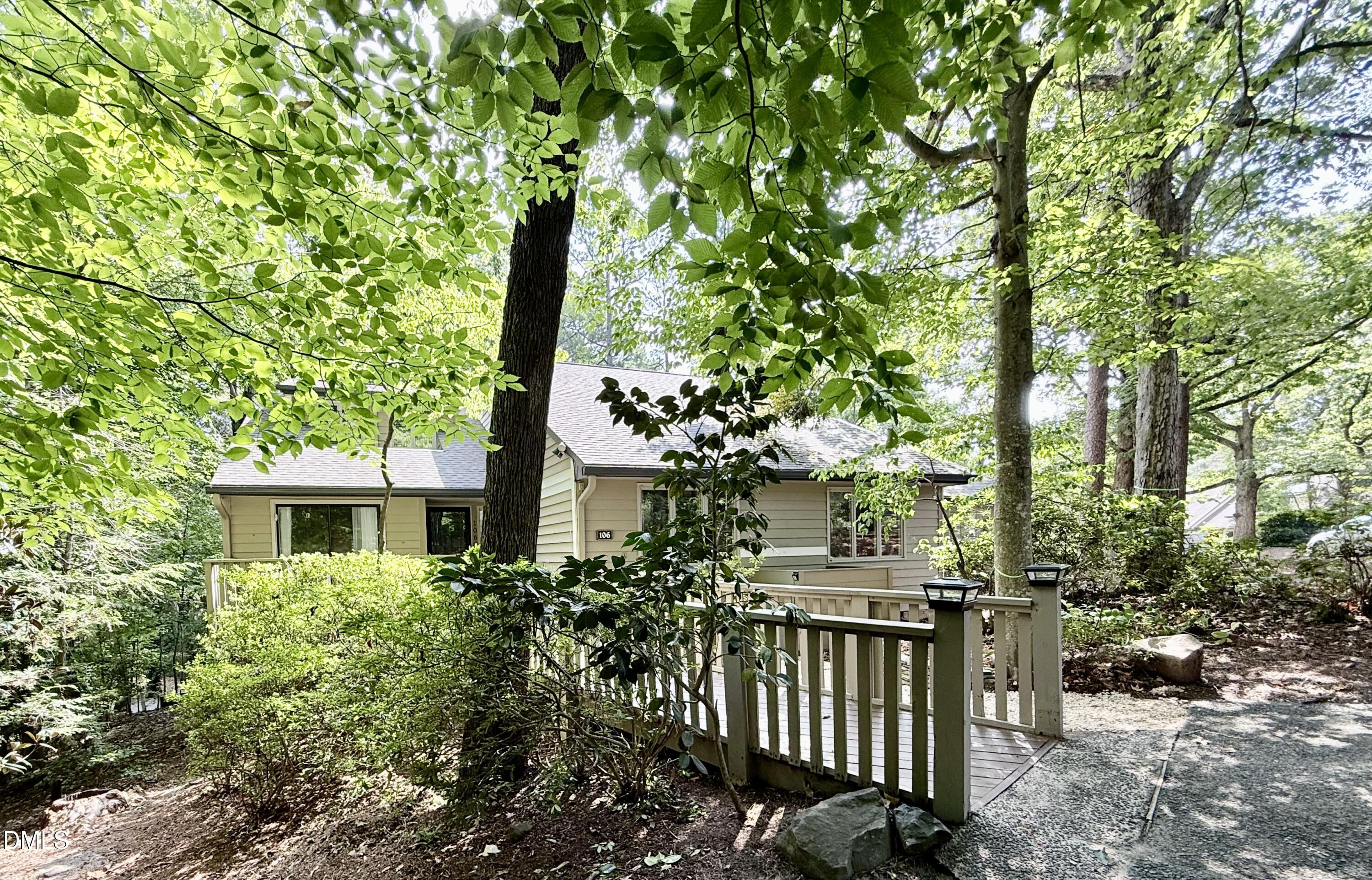 106 Montrose Drive Property Photo 2