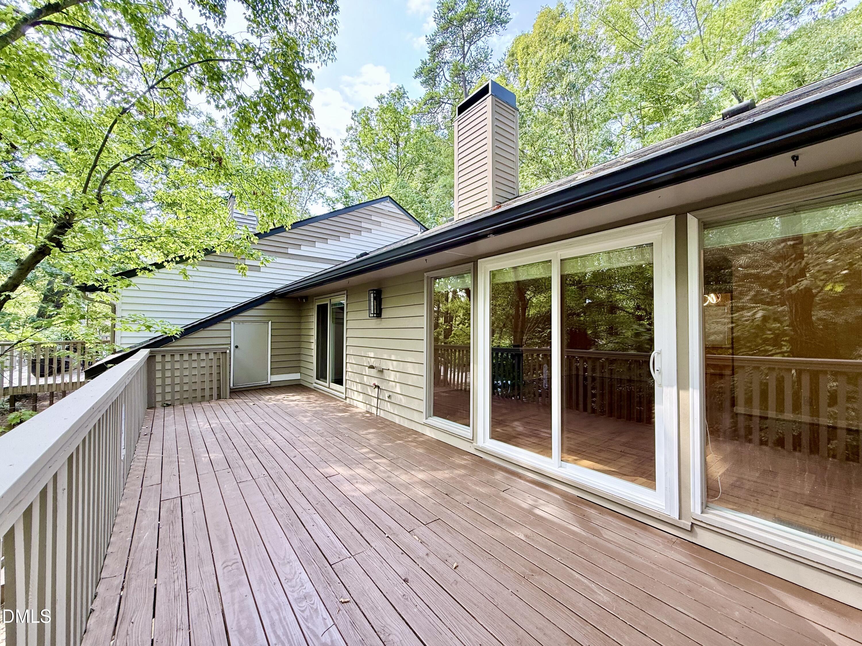 106 Montrose Drive Property Photo 12