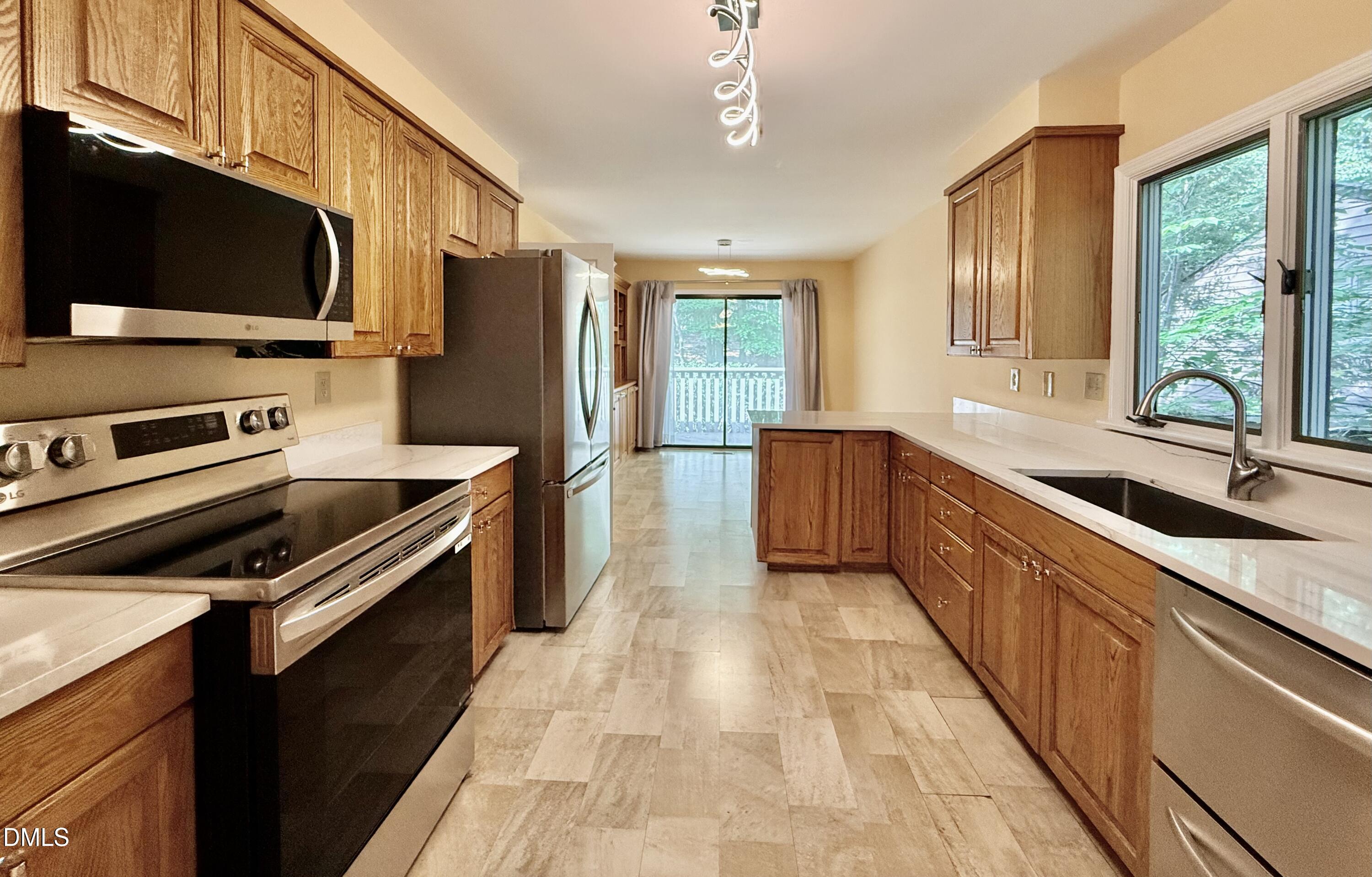 106 Montrose Drive Property Photo 18