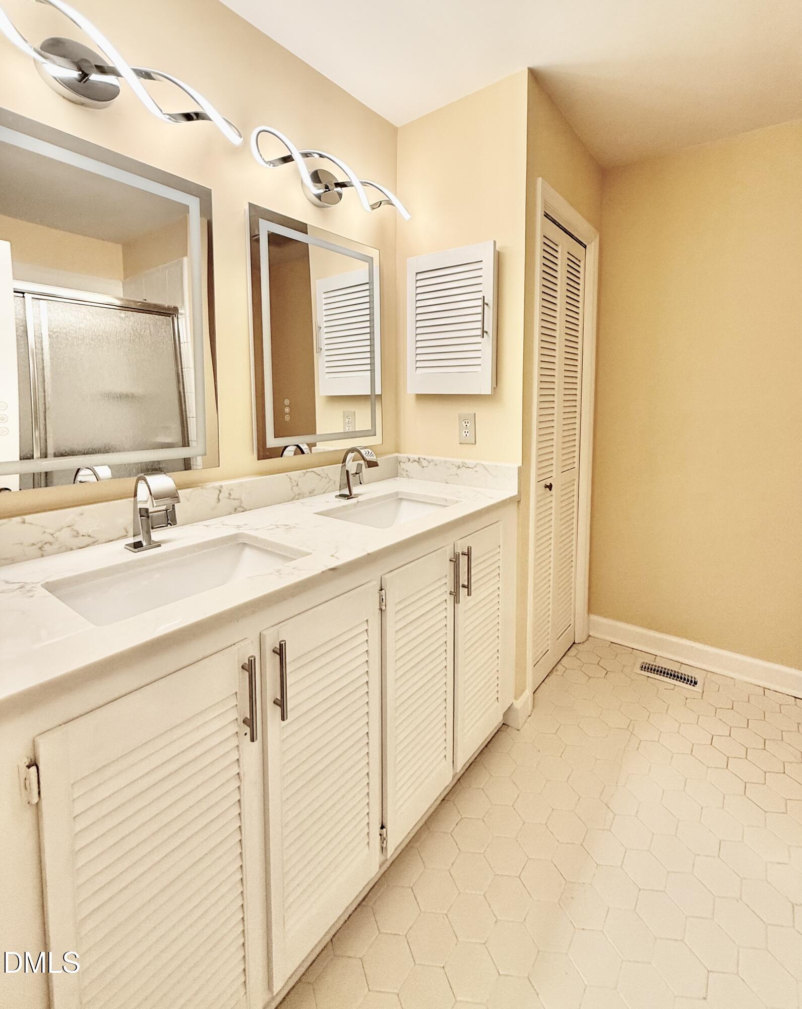 106 Montrose Drive Property Photo 45