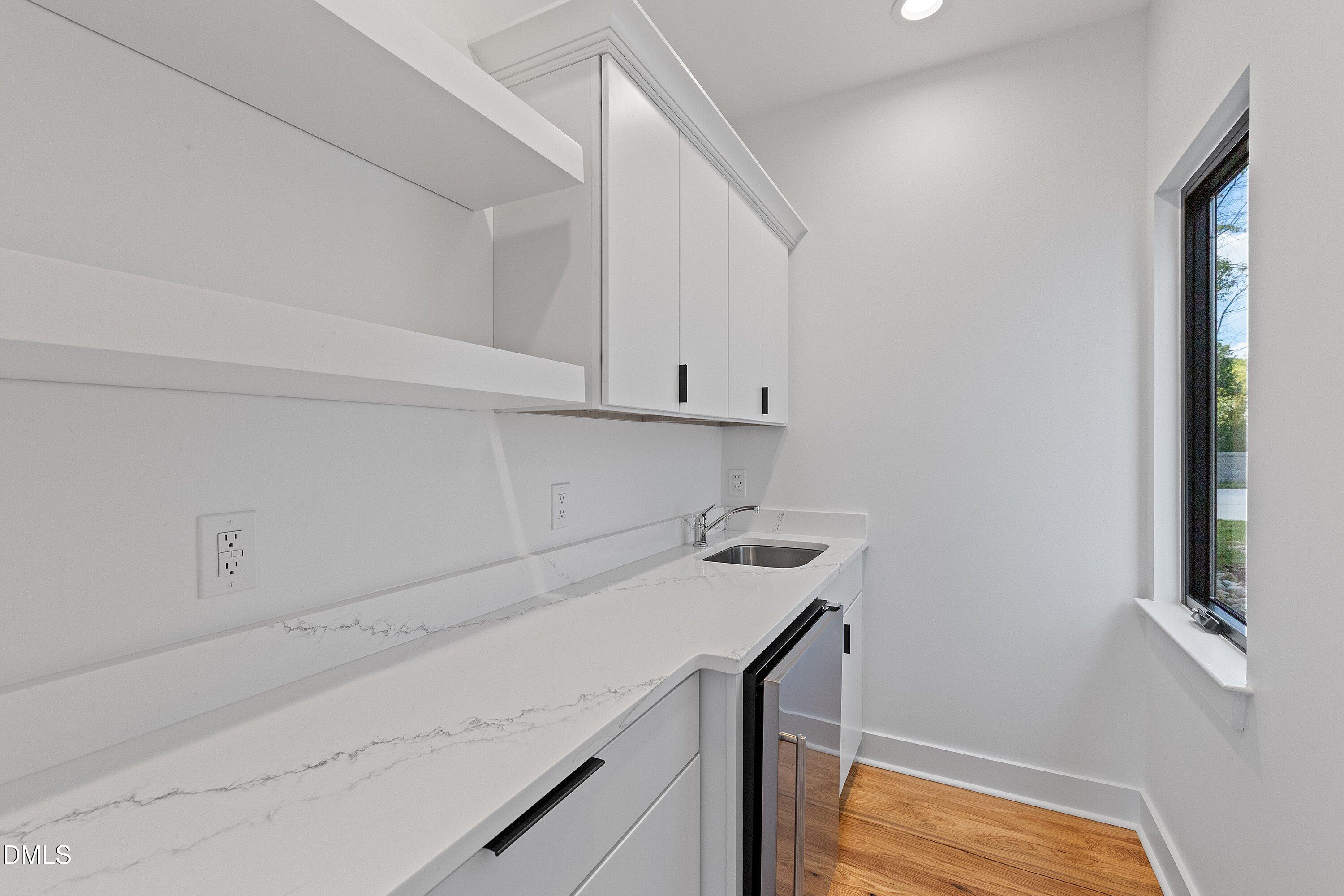 805 N Roxboro Street Property Photo 9