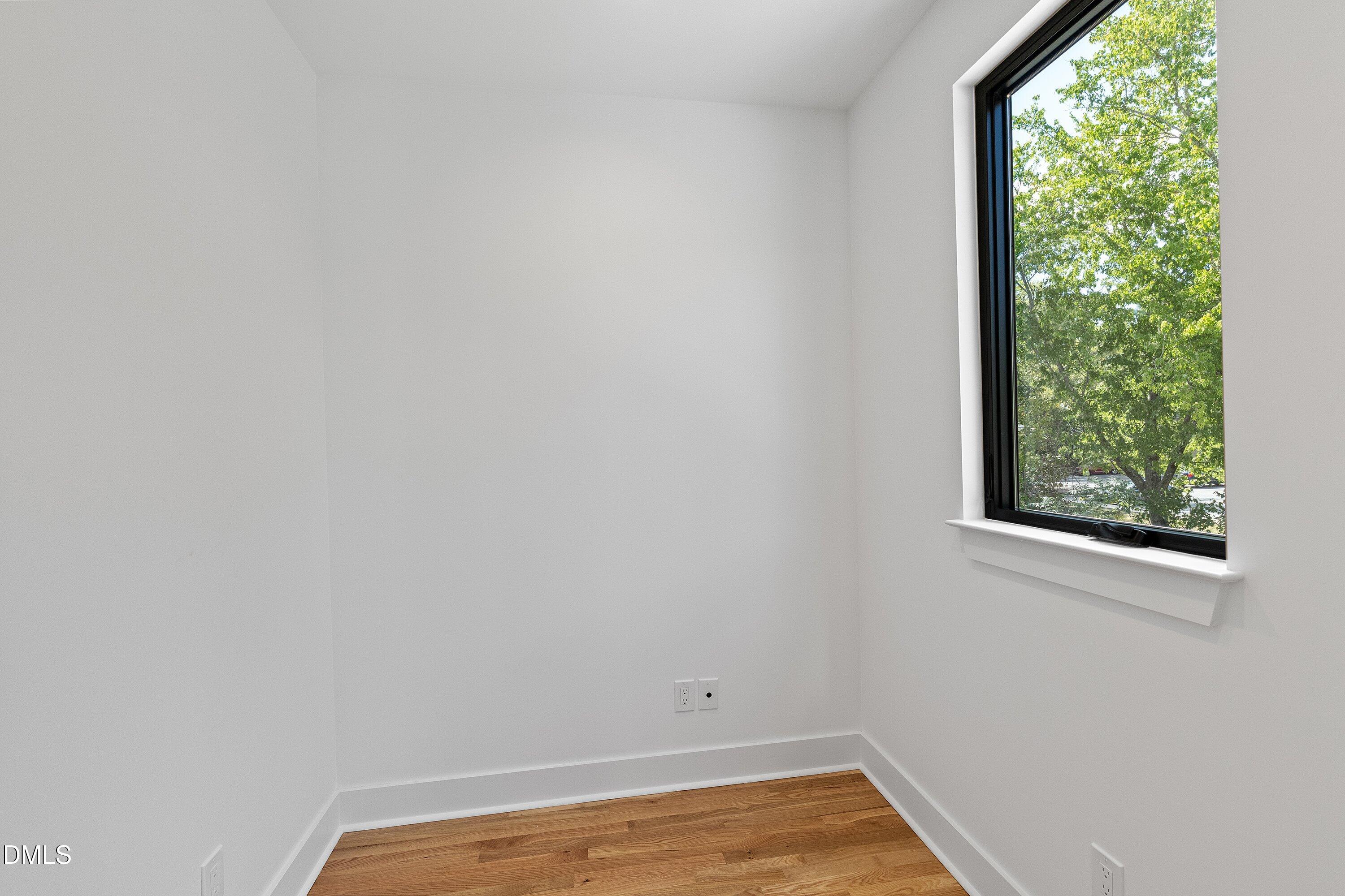 805 N Roxboro Street Property Photo 32