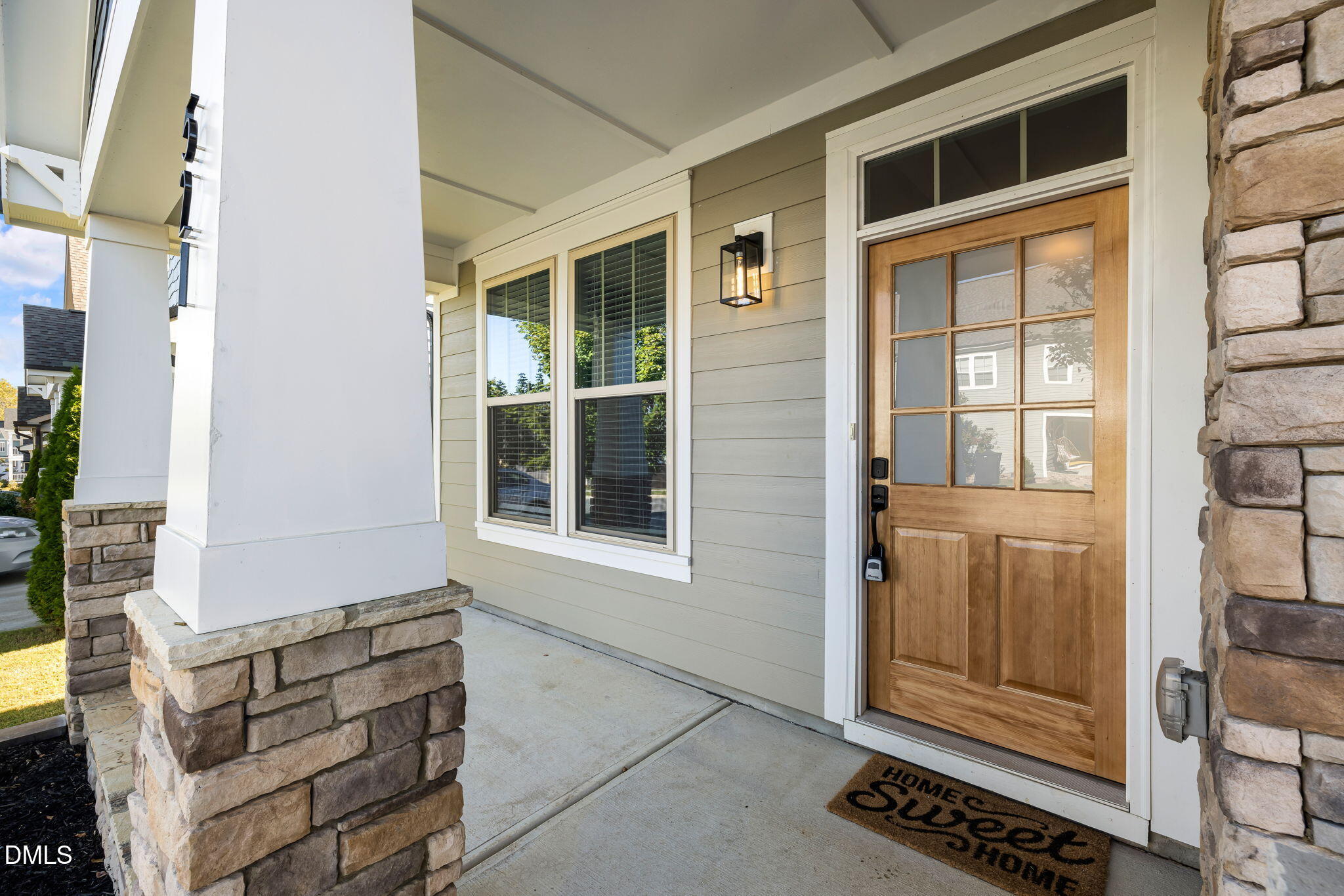 521 Groveview Wynd Property Photo 2