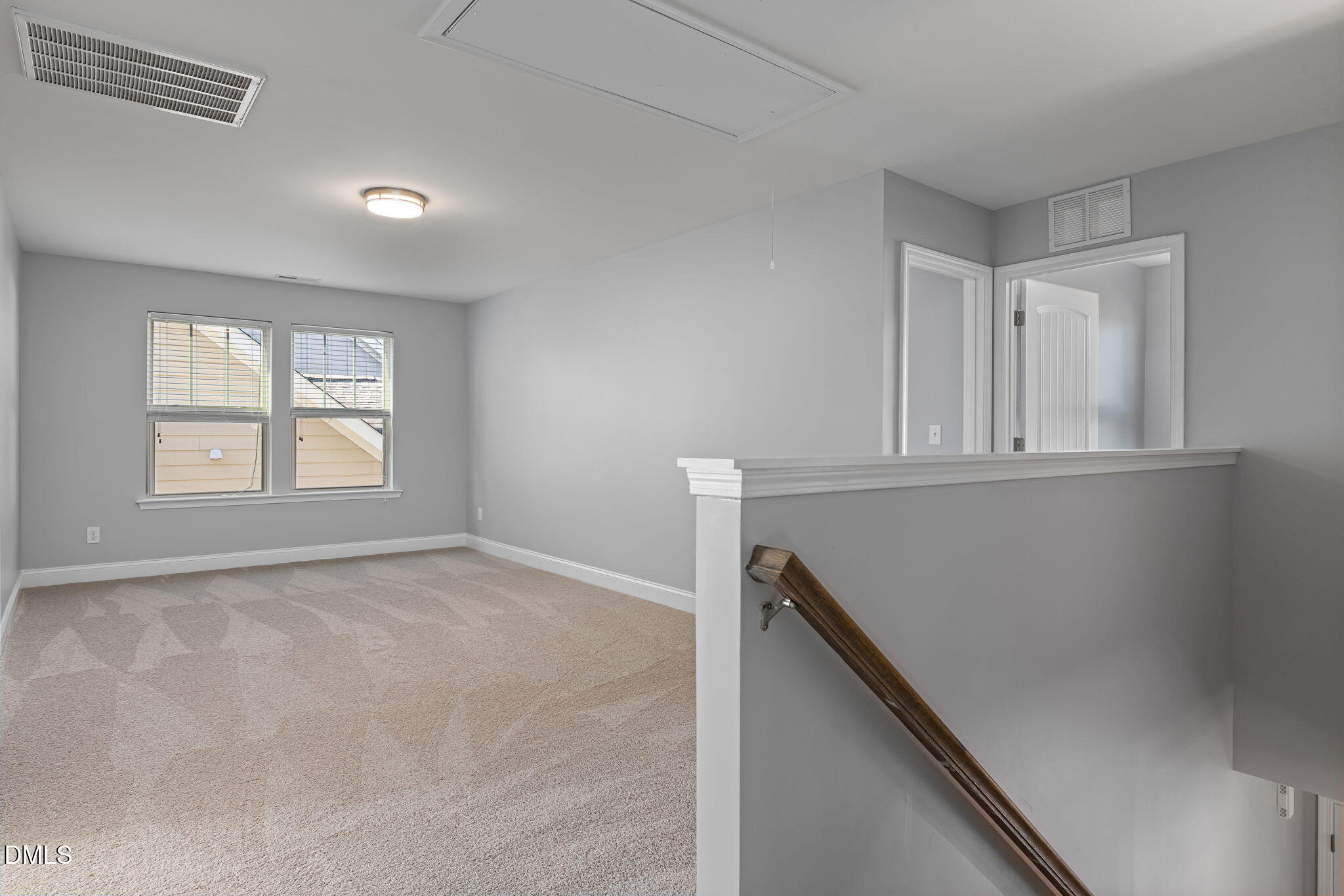521 Groveview Wynd Property Photo 14