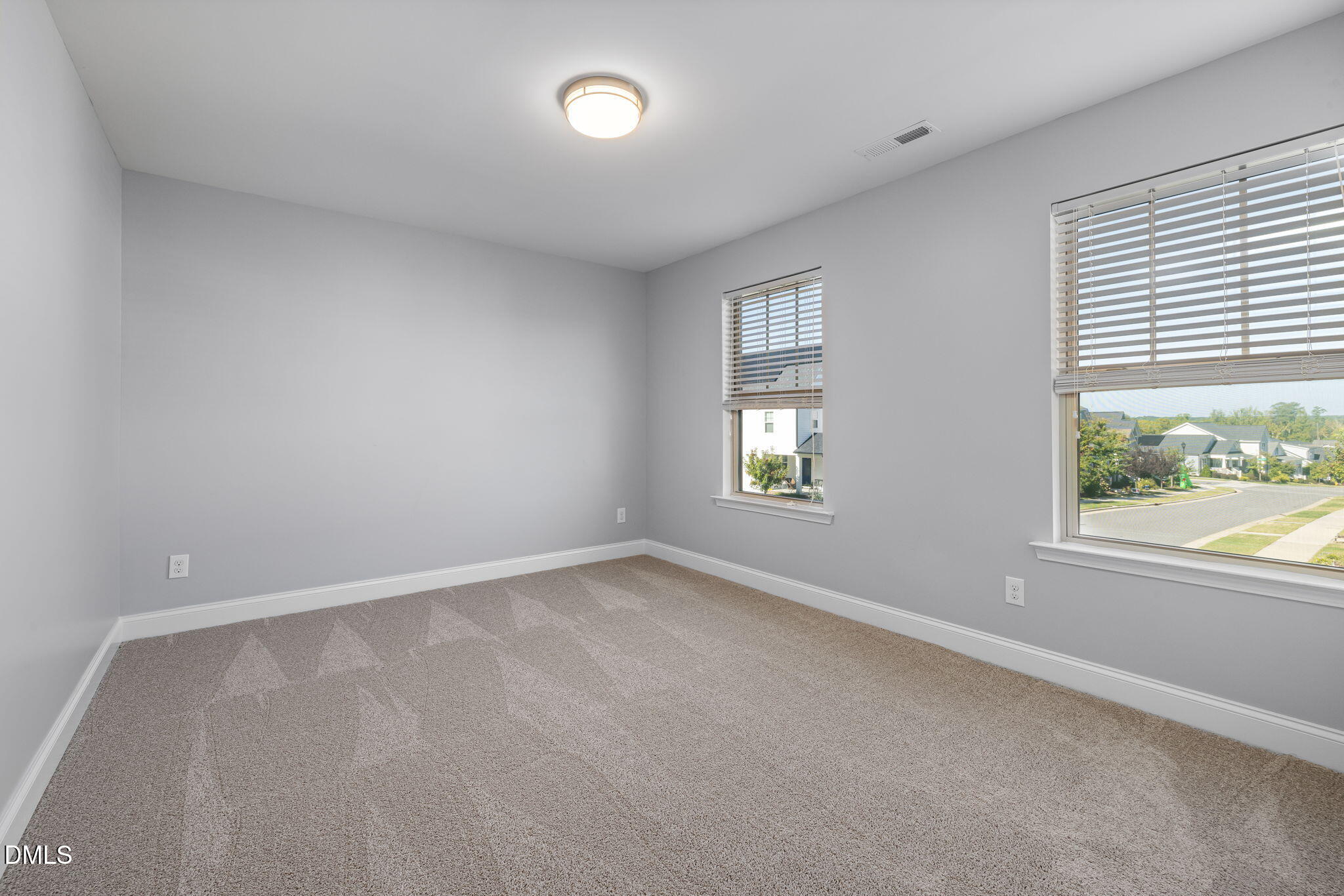 521 Groveview Wynd Property Photo 16