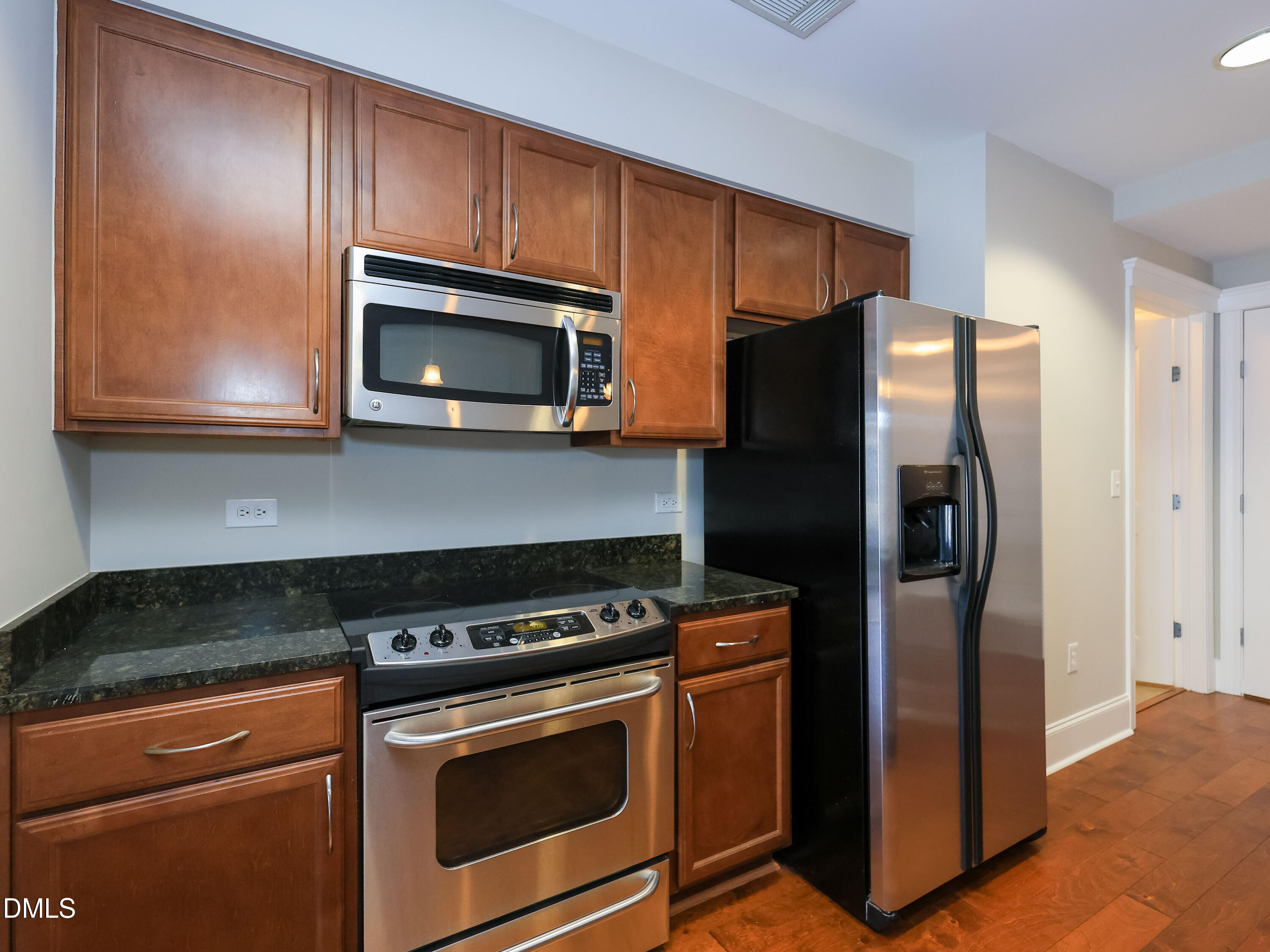 222 Glenwood Avenue Property Photo 13