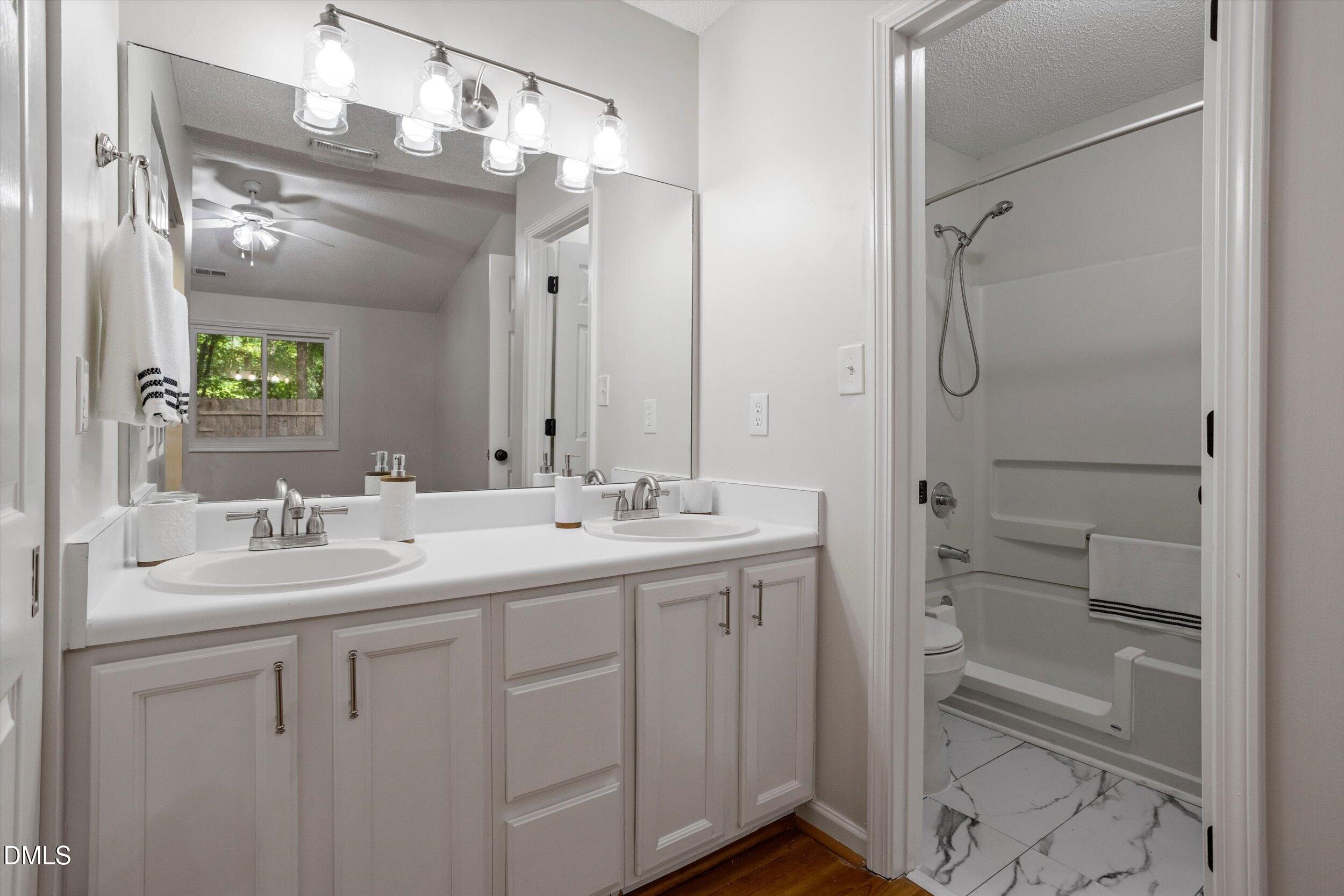4128 Pin Oak Drive Property Photo 15