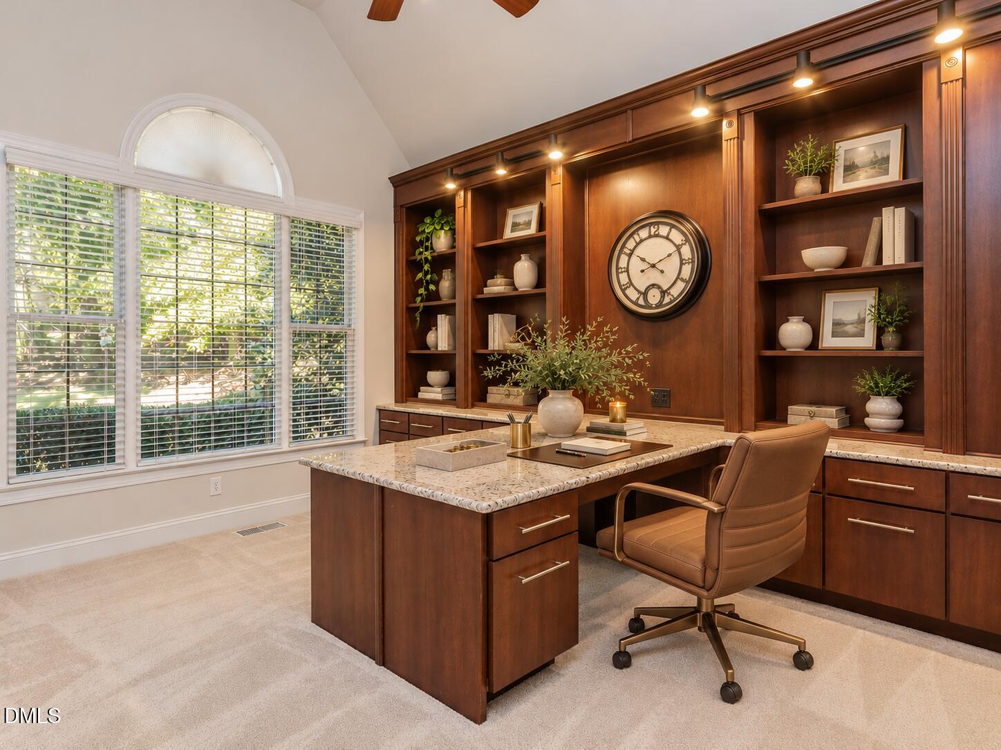 8208 Last Oak Court Property Photo 3