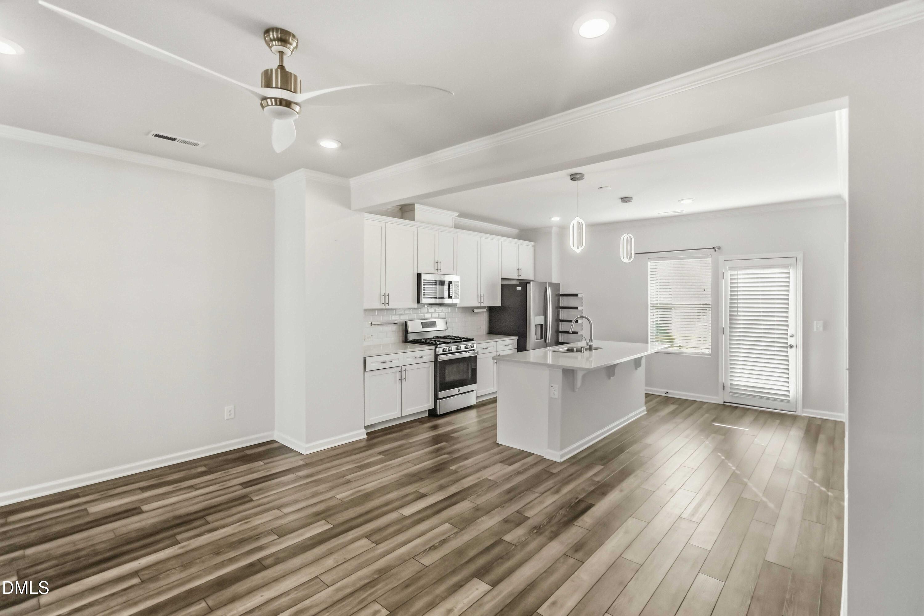 6417 Mentor Place Property Photo 8
