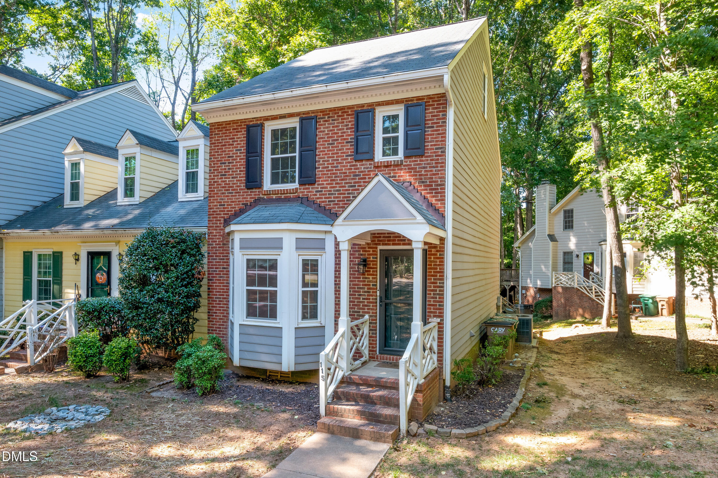 115 Hedgerow Court Property Photo 1