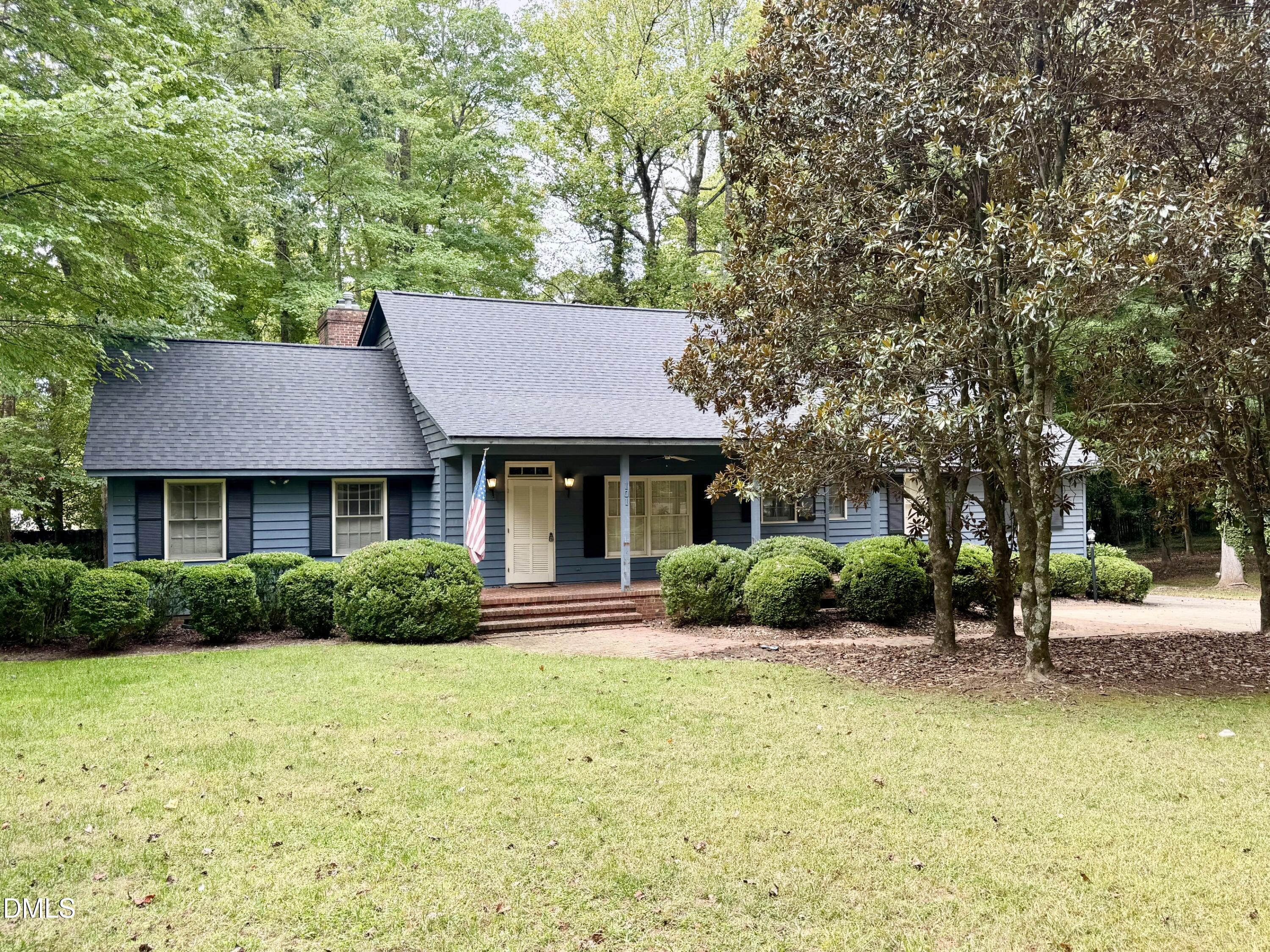 101 Country Club Drive Property Photo 1