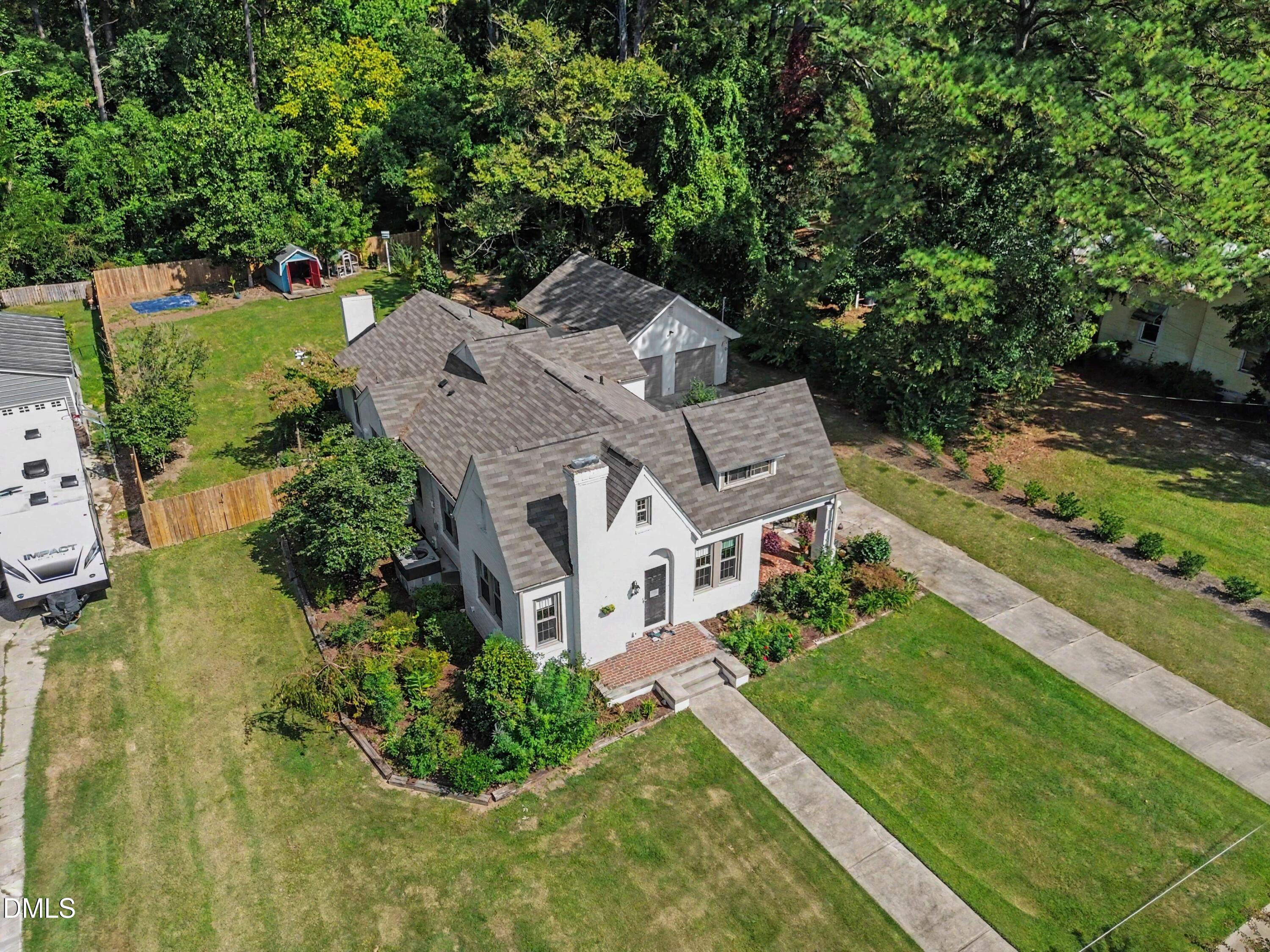 305 S Walnut Street Property Photo 1