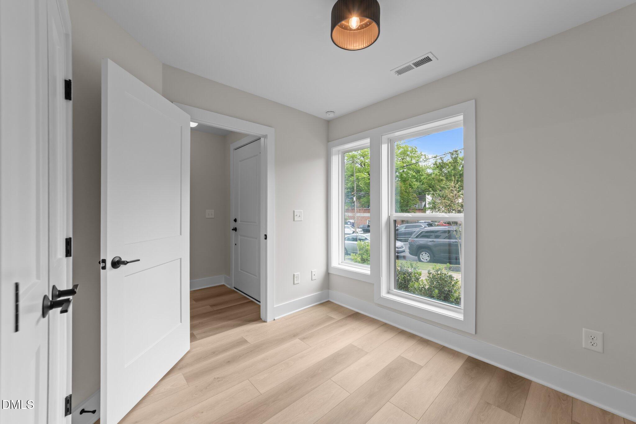 710 W North Street 101 Property Photo 15