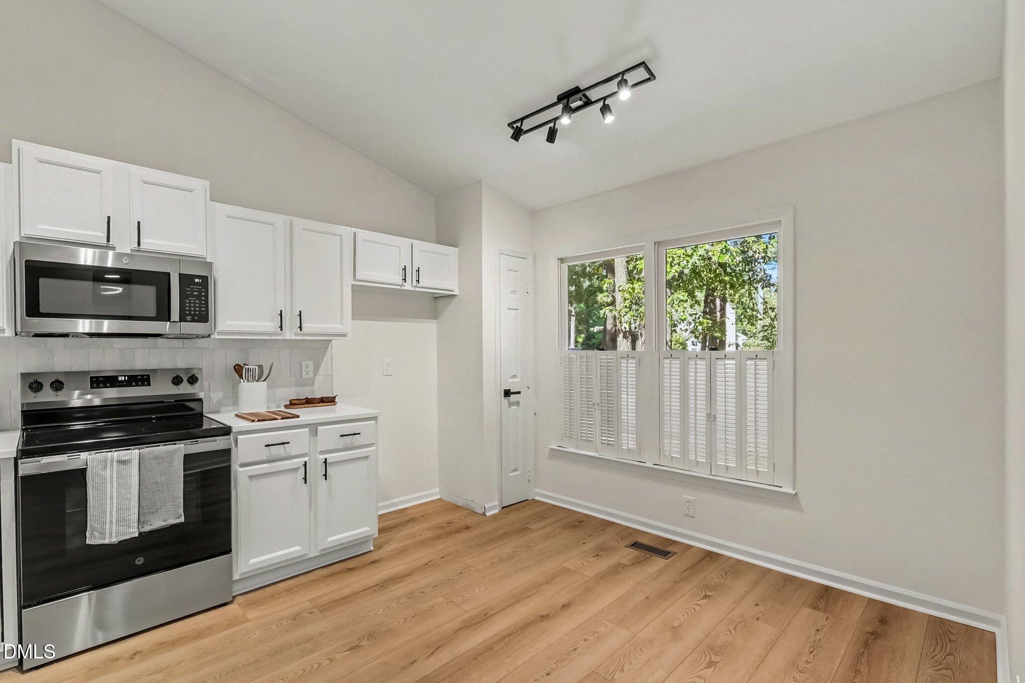 6260 Fountainhead Drive Property Photo 4