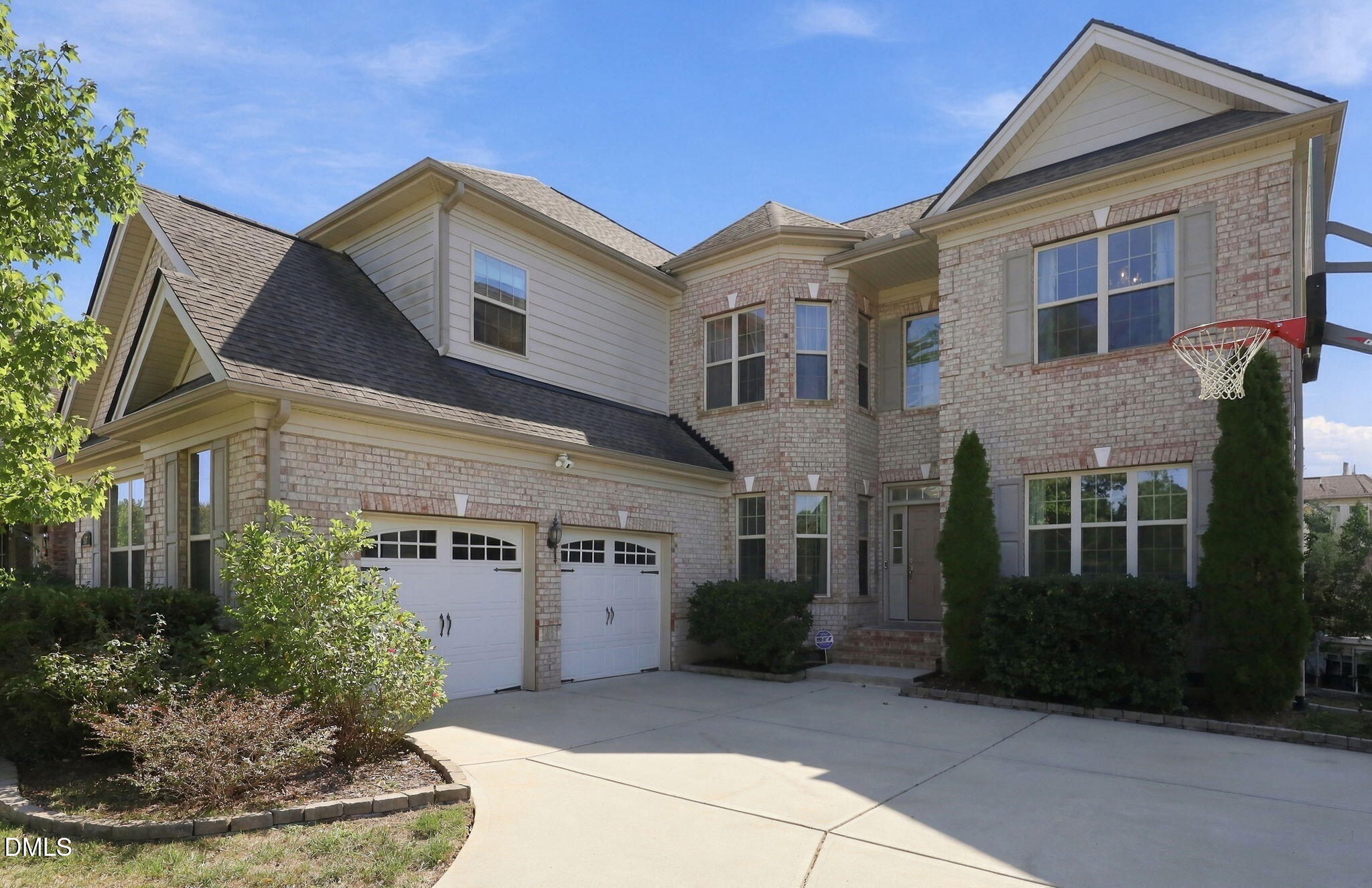 507 Swift Creek Crossing Property Photo 2
