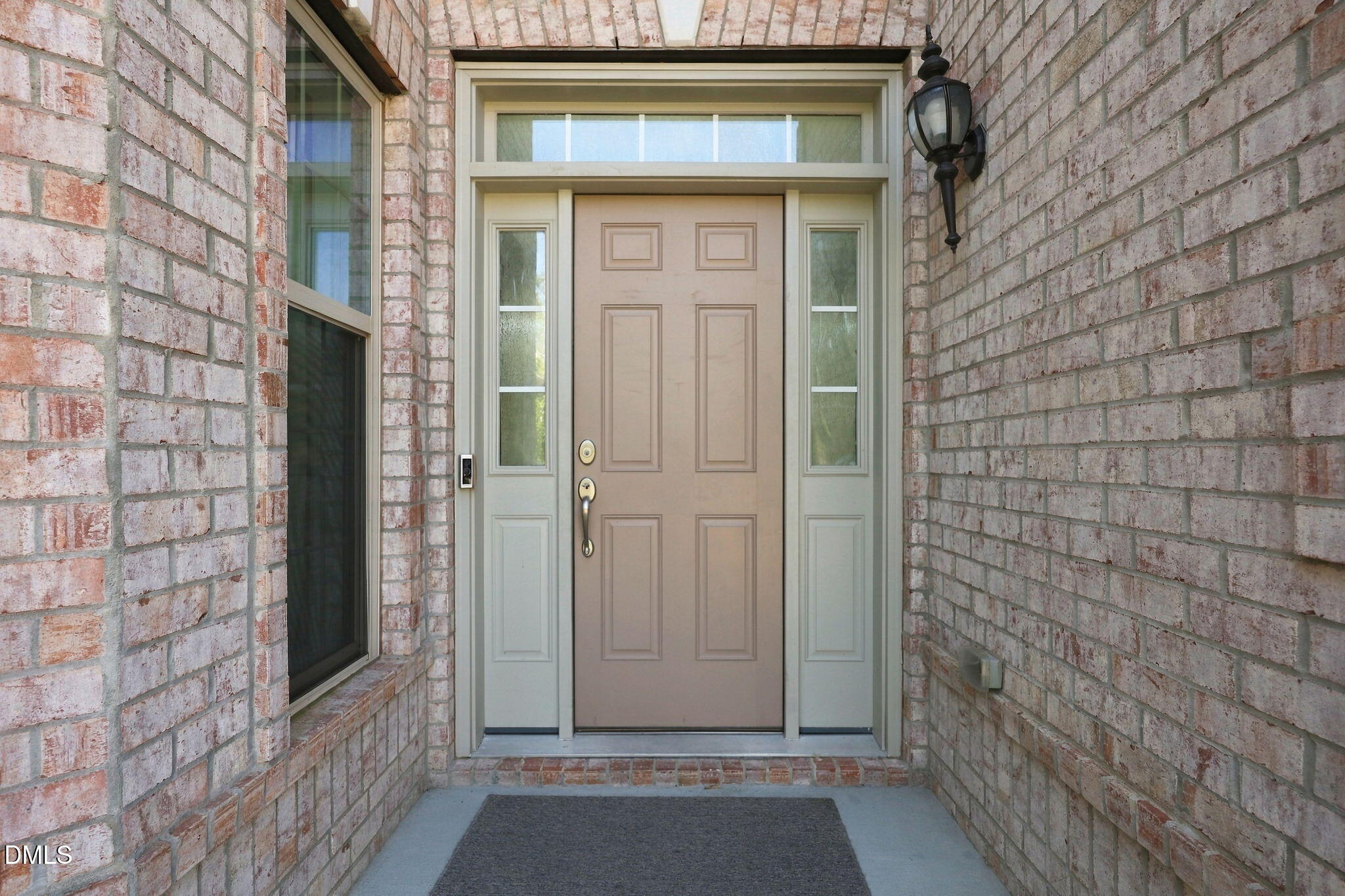 507 Swift Creek Crossing Property Photo 3