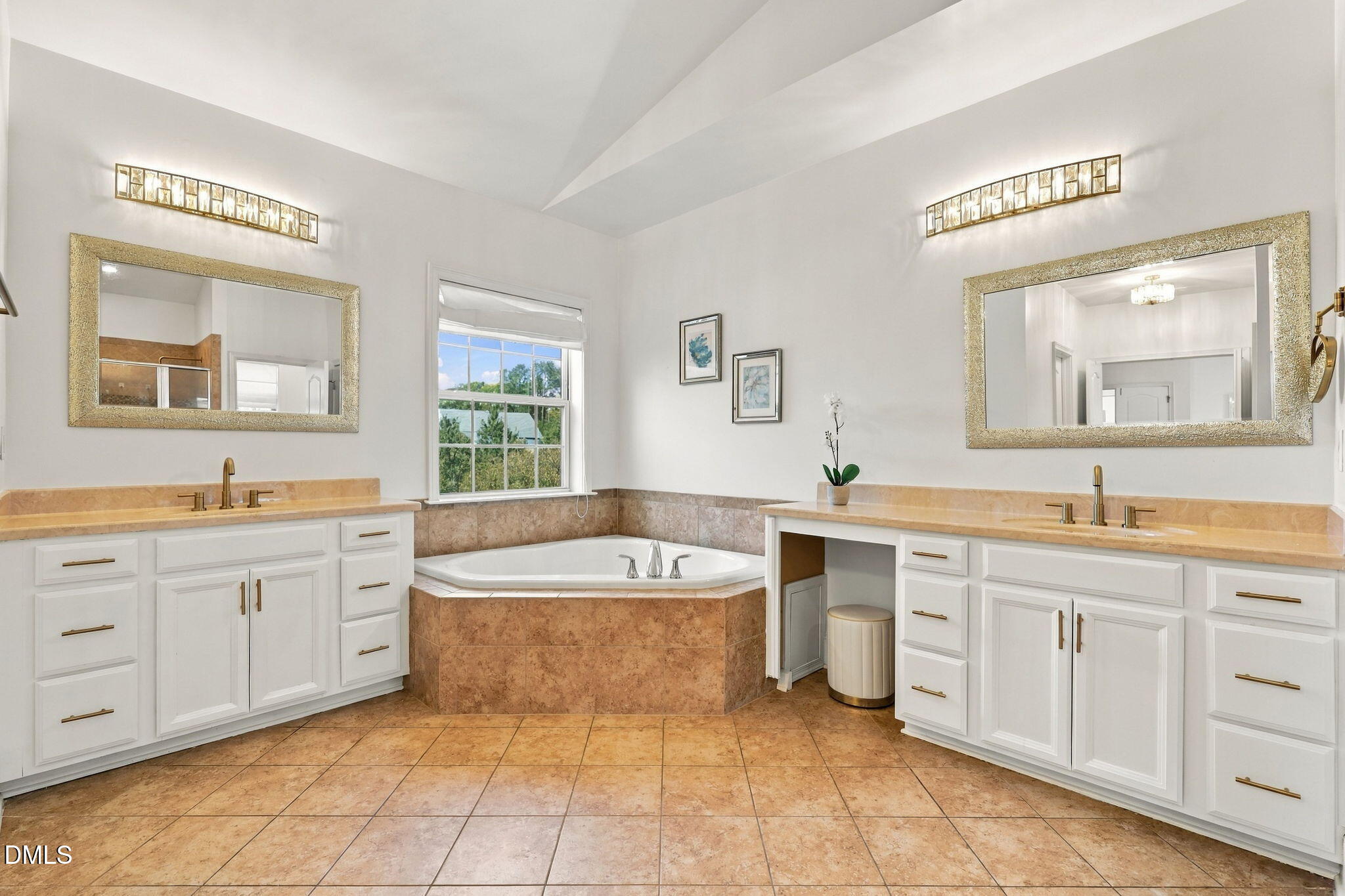 507 Swift Creek Crossing Property Photo 41