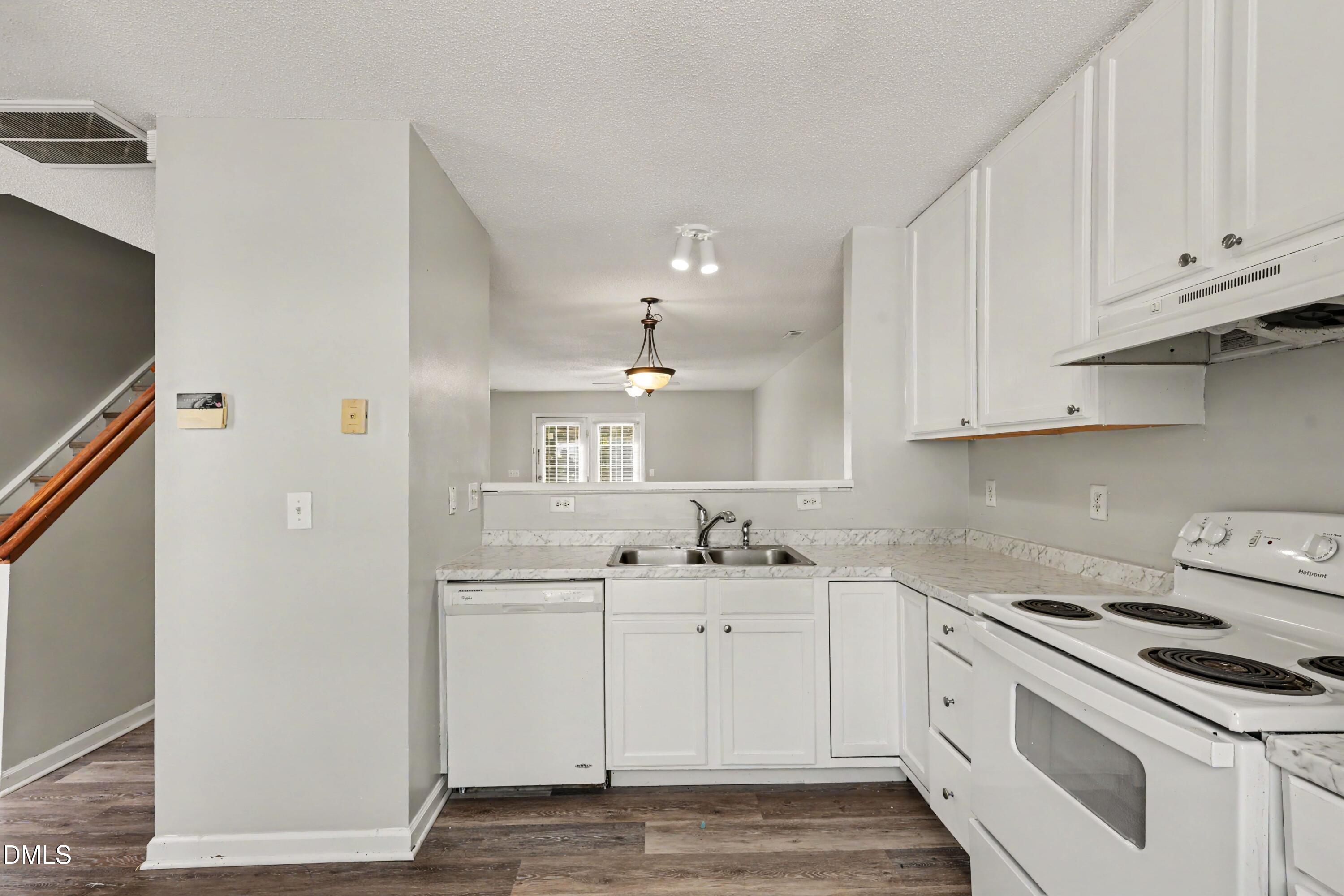 5635 Fieldcross Court Property Photo 14