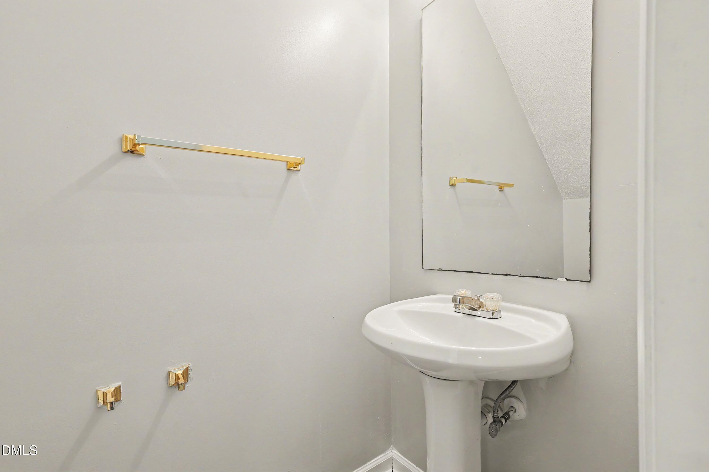 5635 Fieldcross Court Property Photo 18