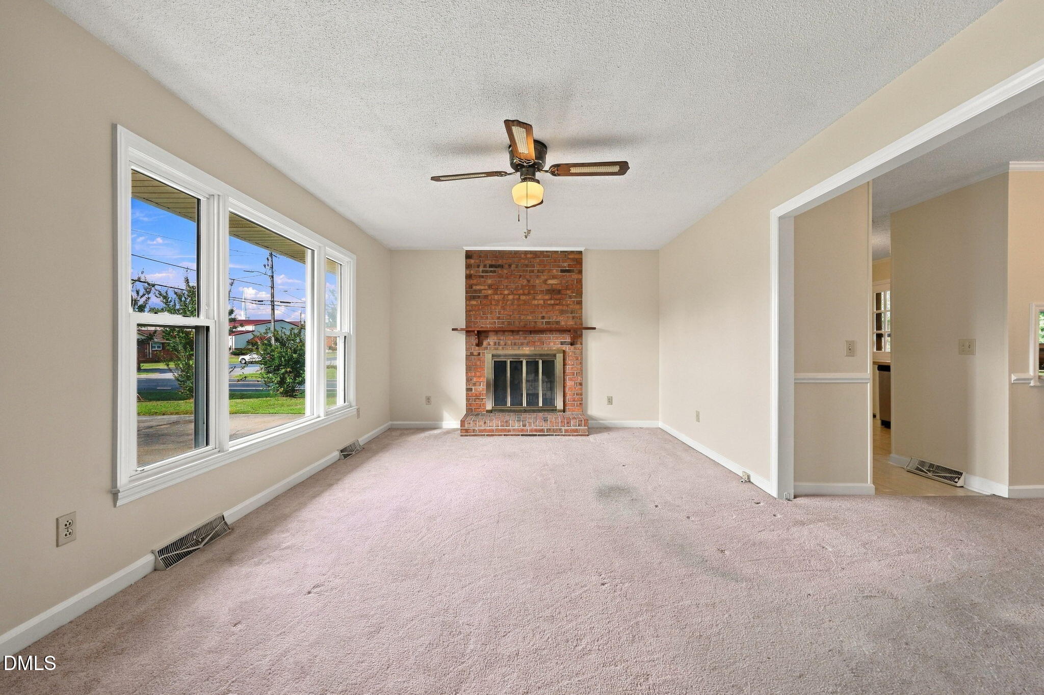 100 E C Street Property Photo 10