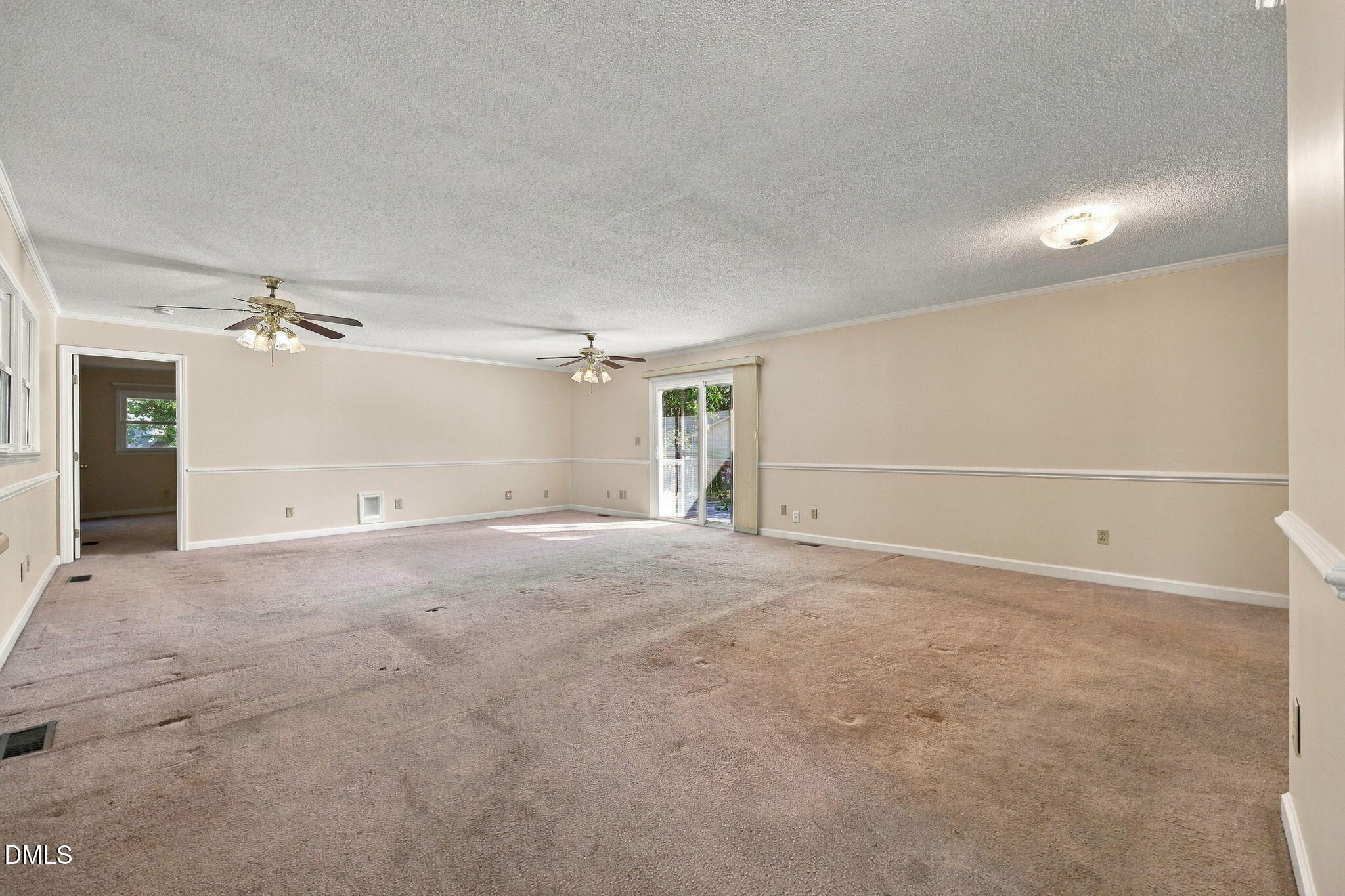 100 E C Street Property Photo 12