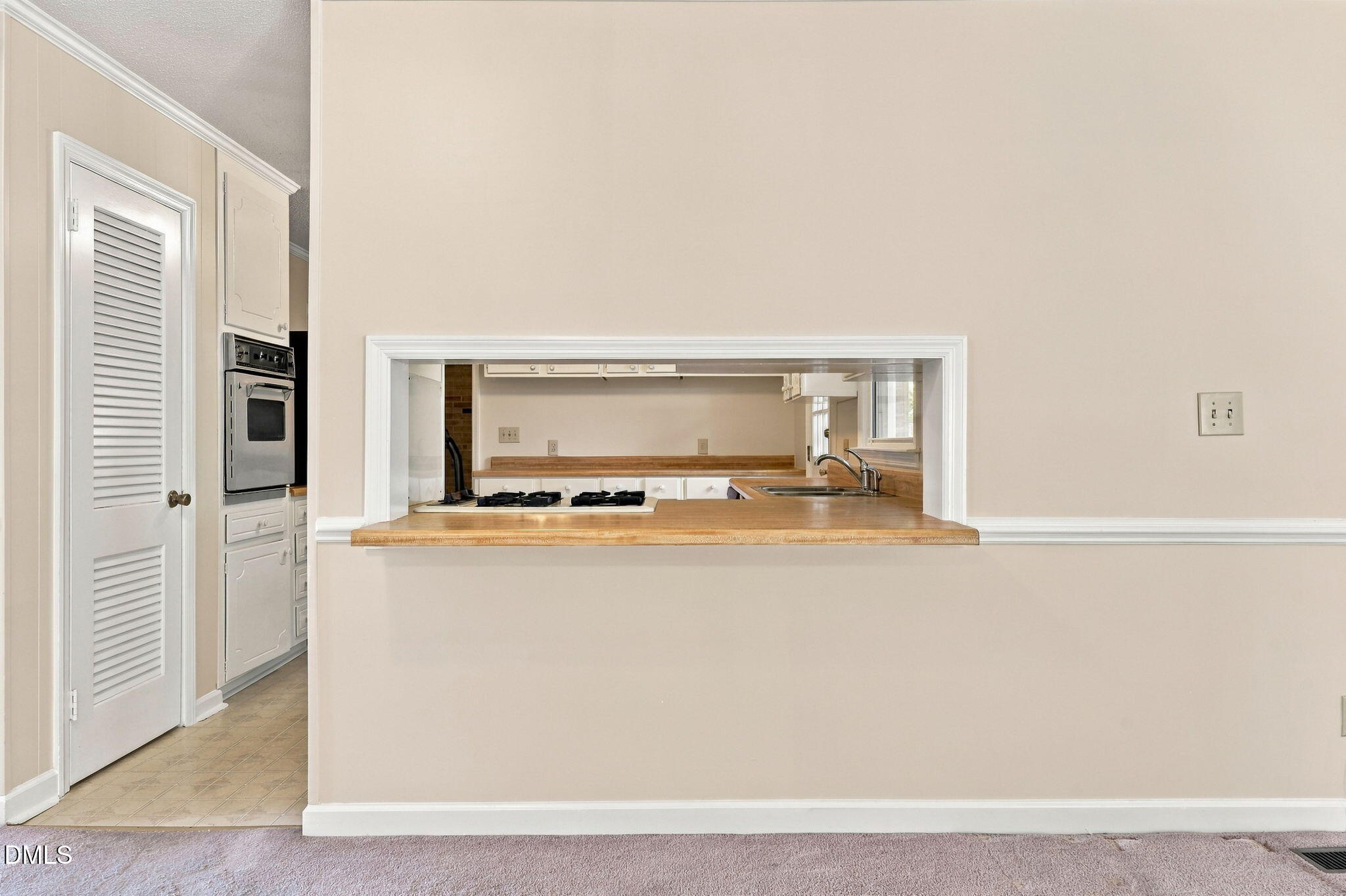100 E C Street Property Photo 17