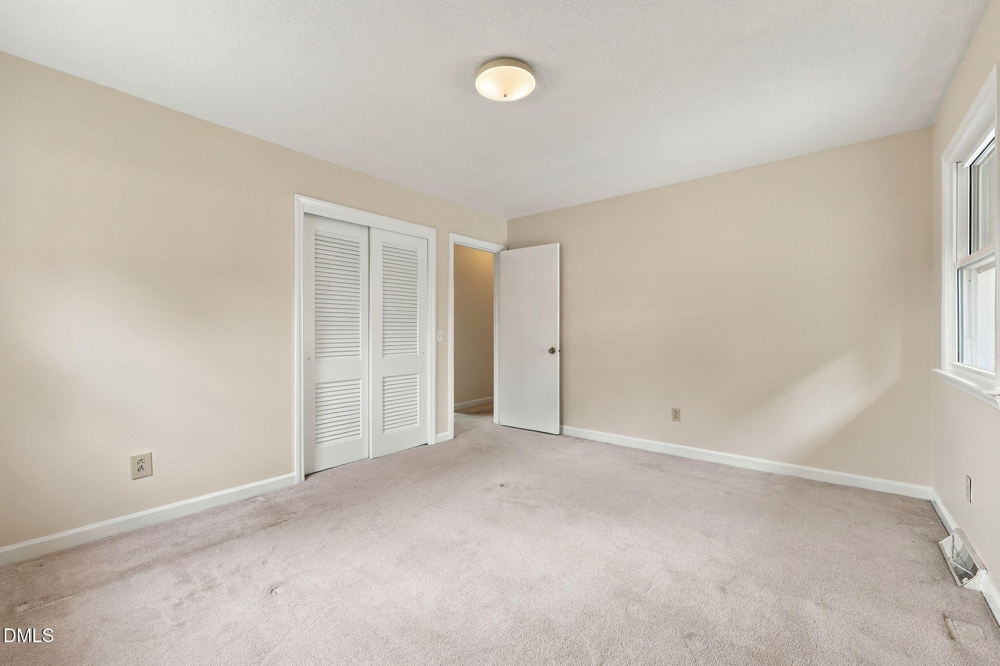 100 E C Street Property Photo 19
