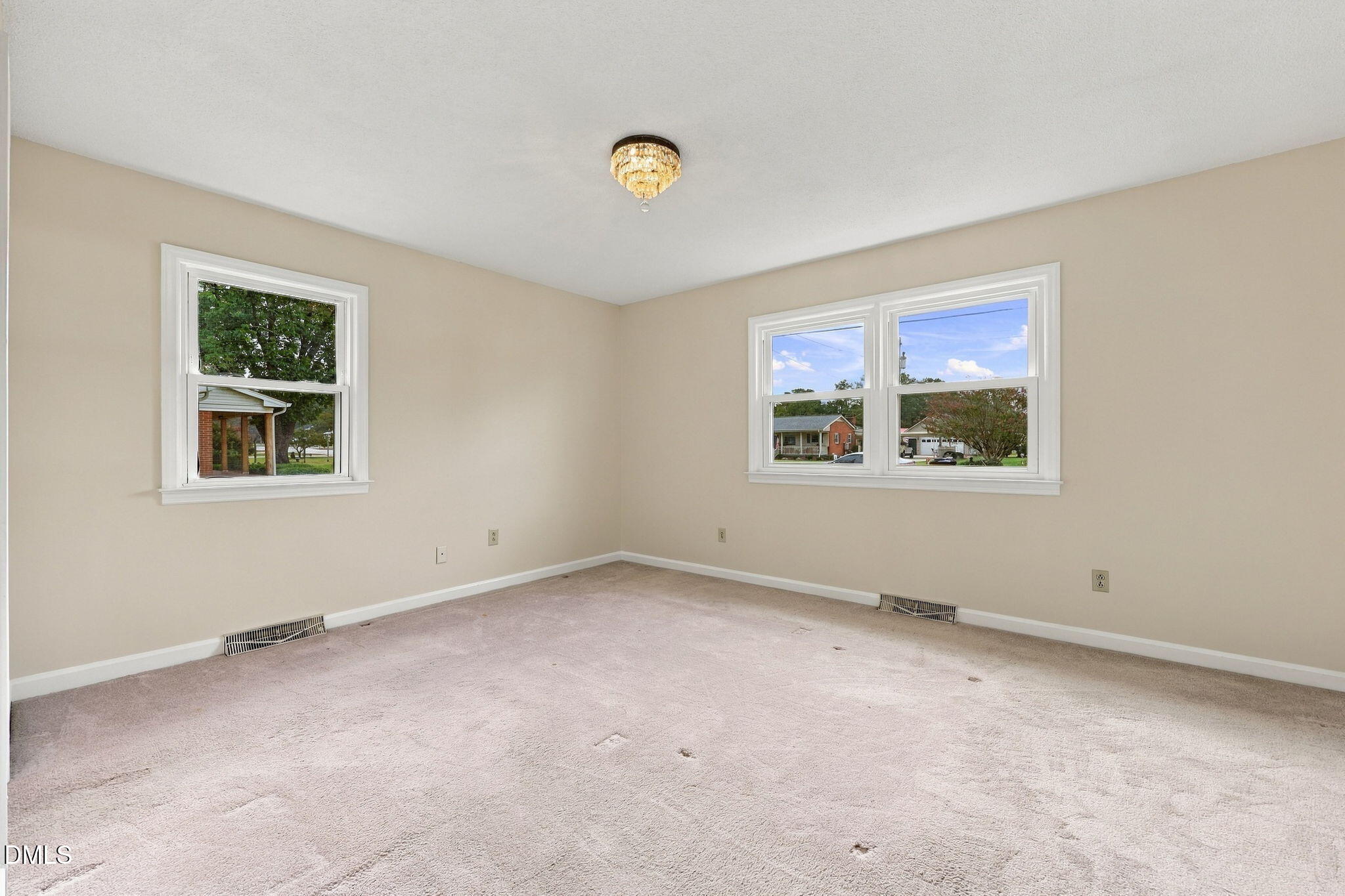 100 E C Street Property Photo 20