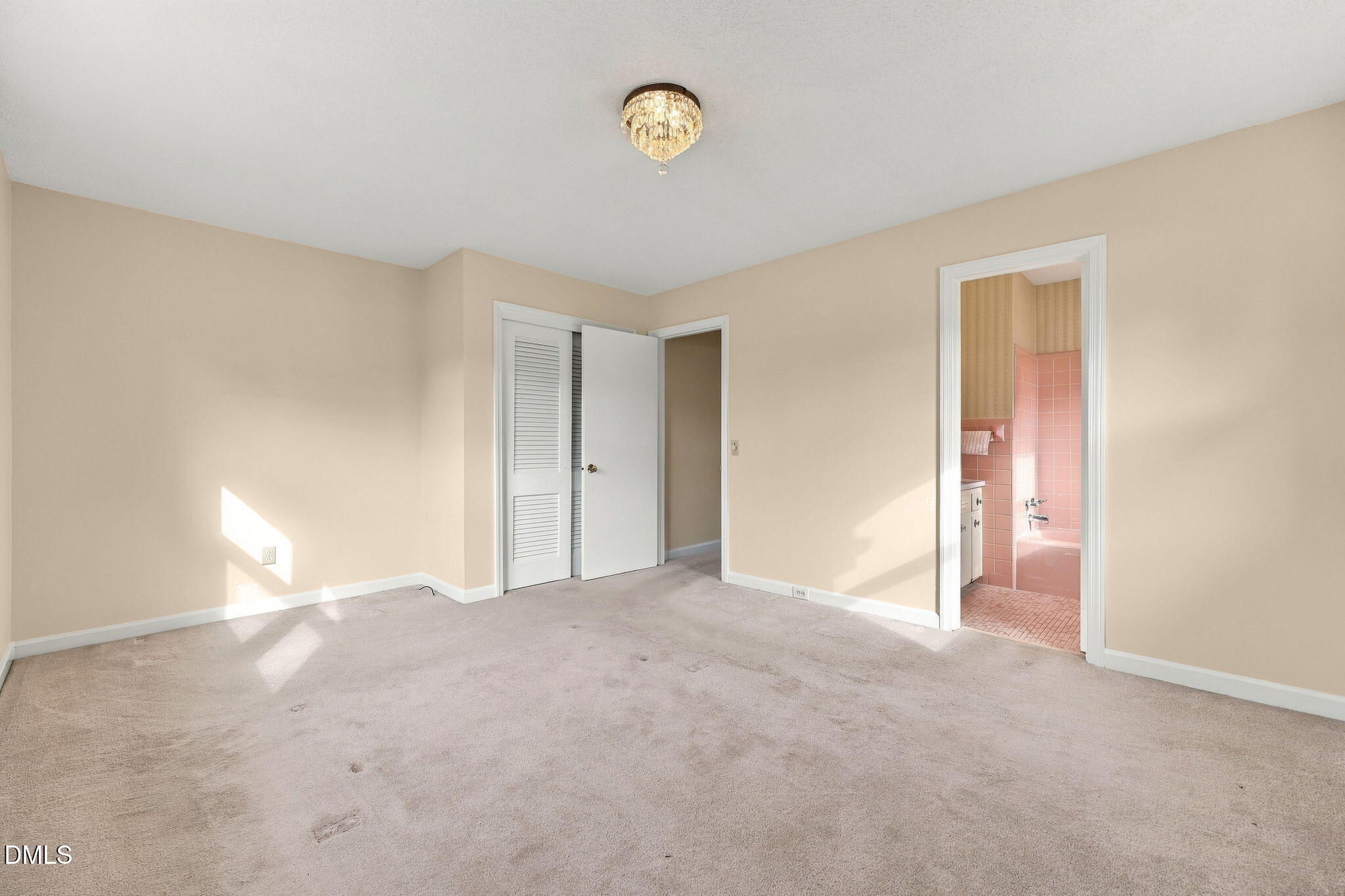 100 E C Street Property Photo 21