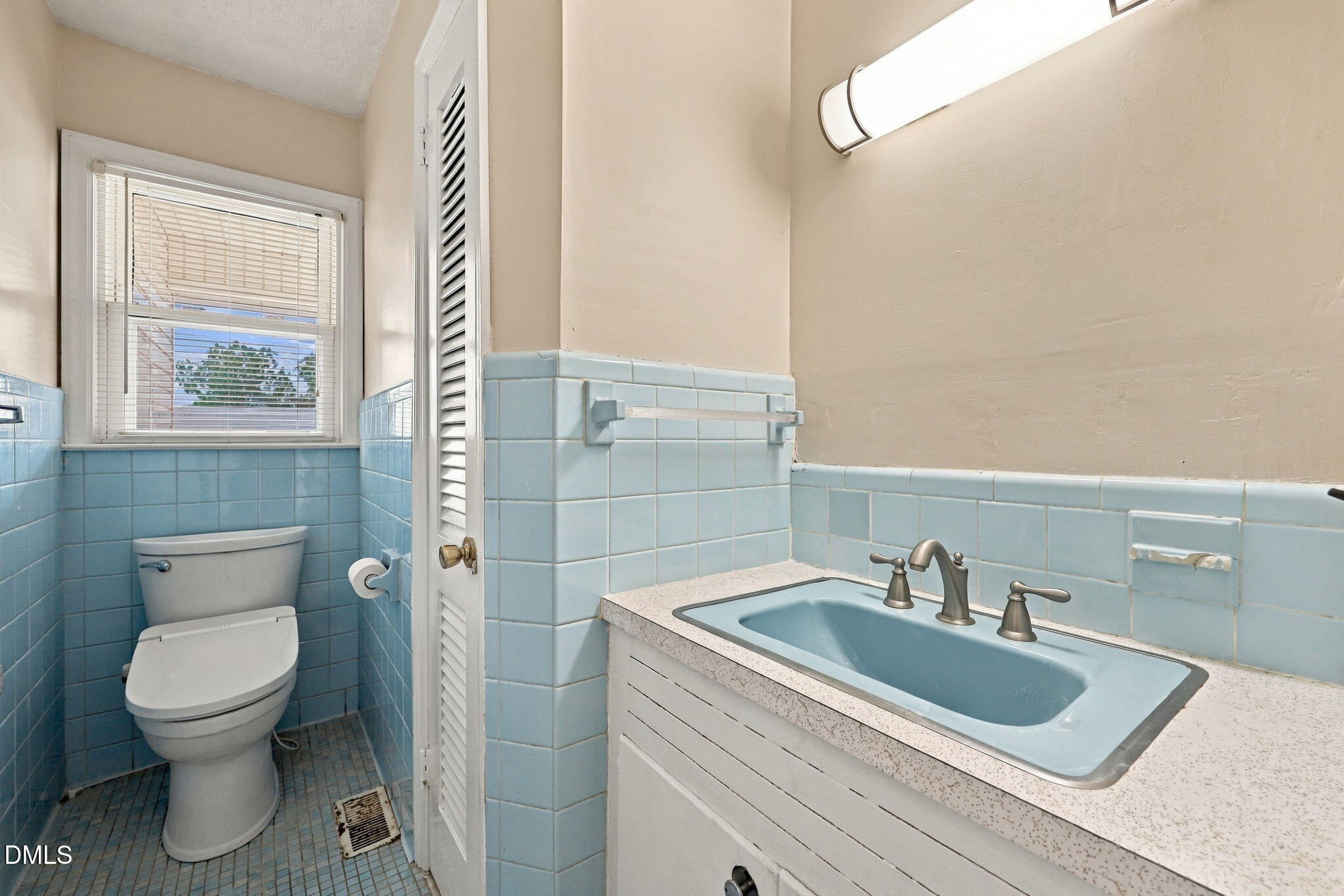 100 E C Street Property Photo 28