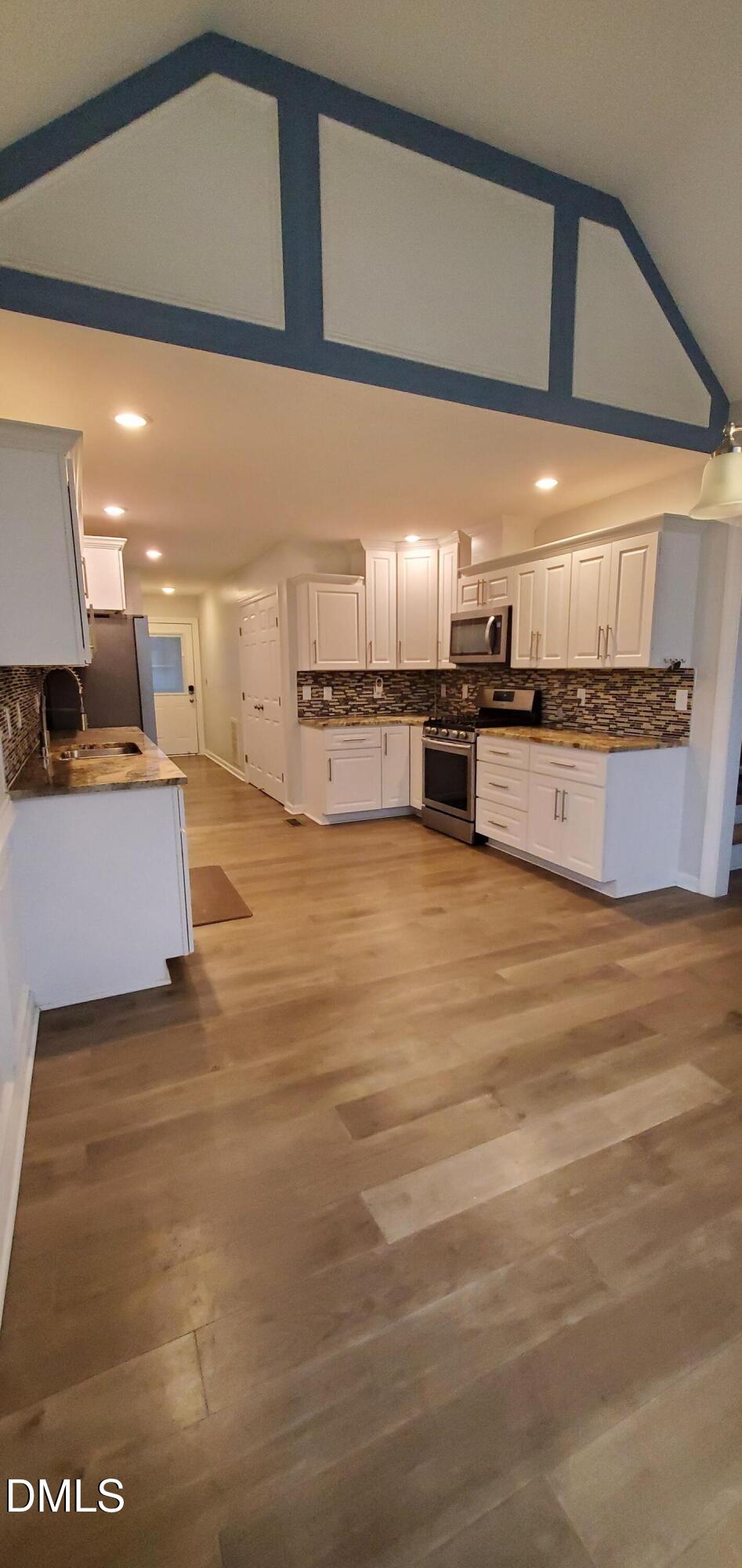 132 Woodglen Drive Property Photo 12