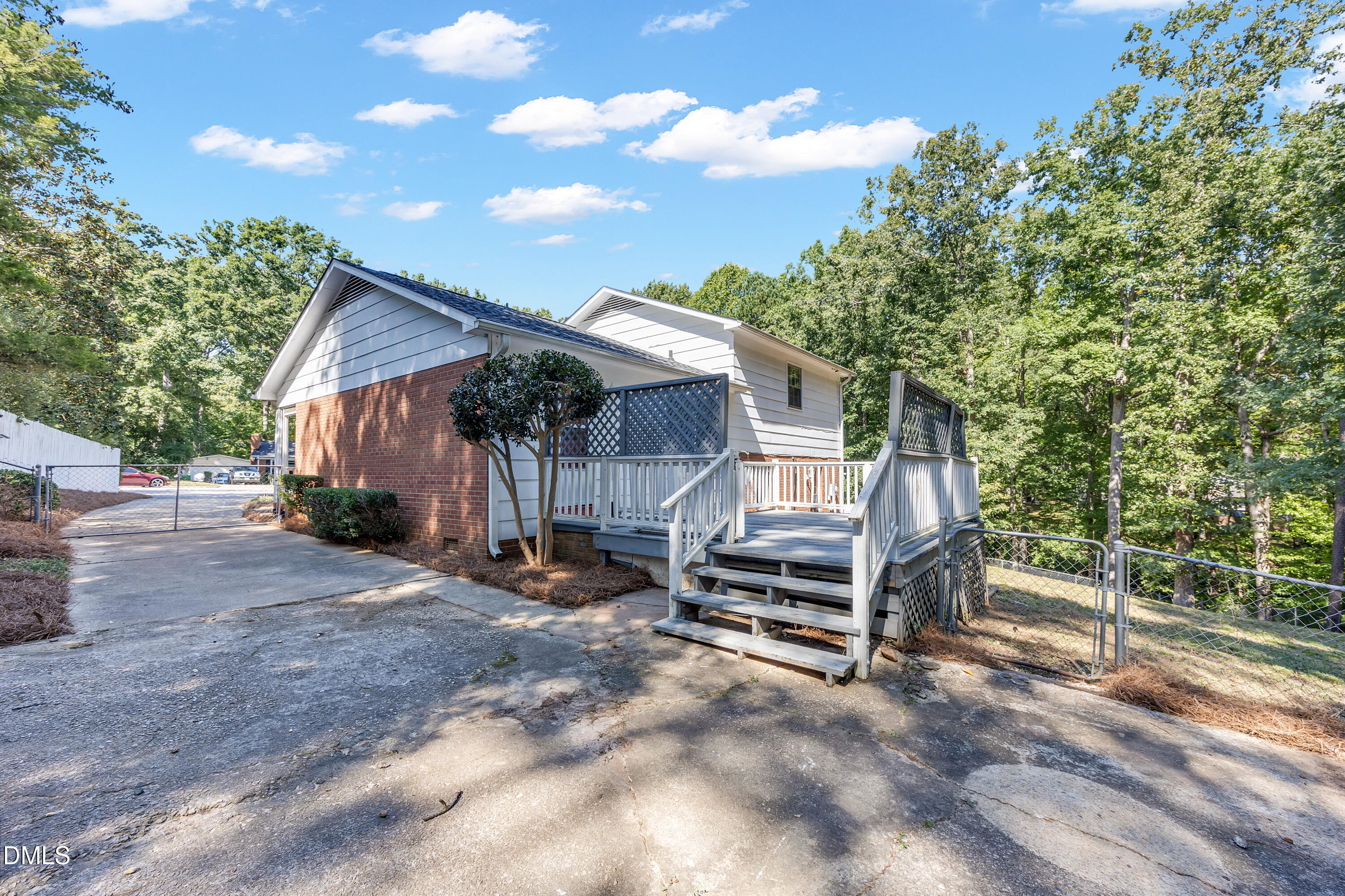 7808 Fairmont Court Property Photo 6