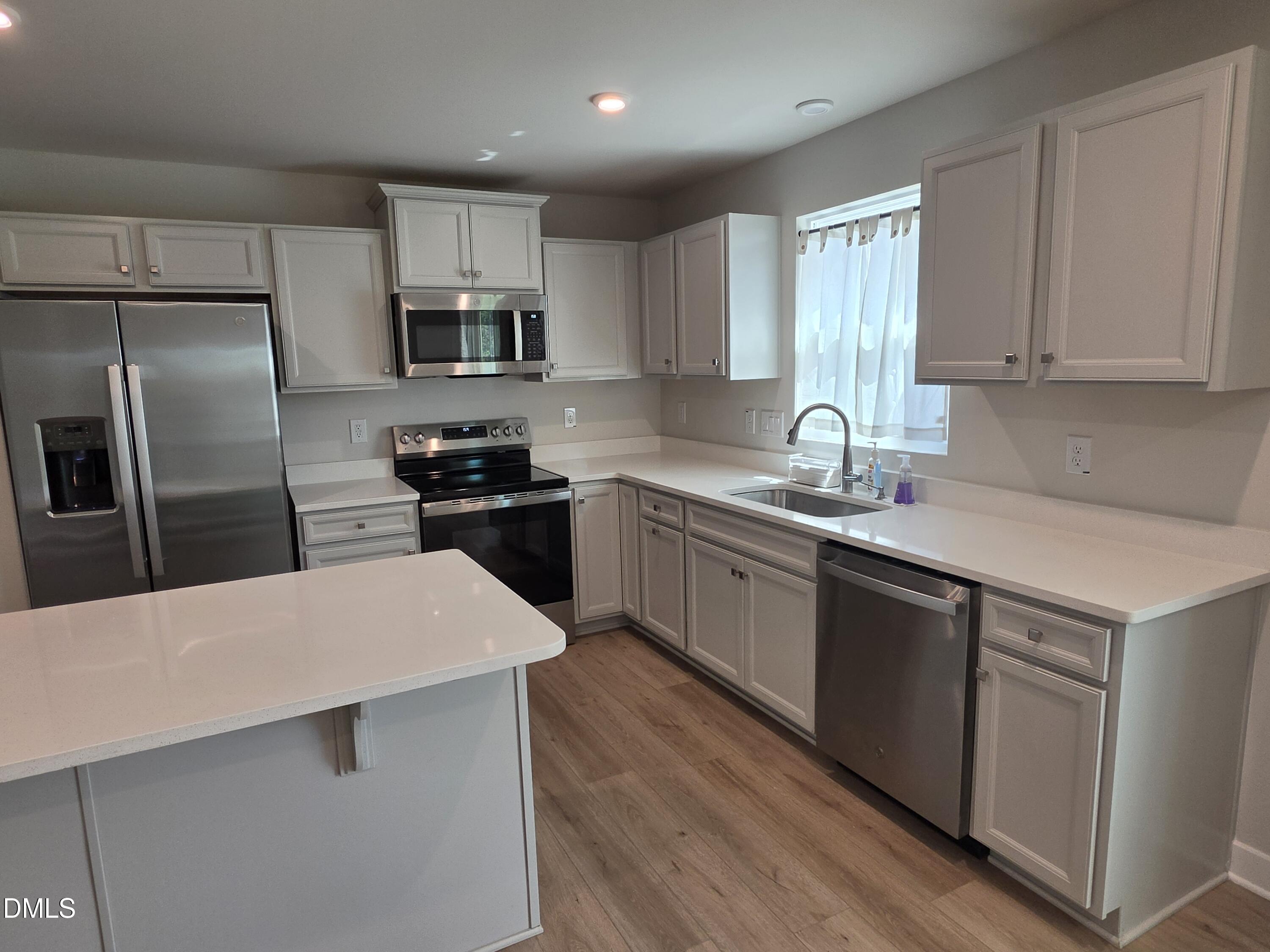 560 Nemesia Drive Property Photo 9