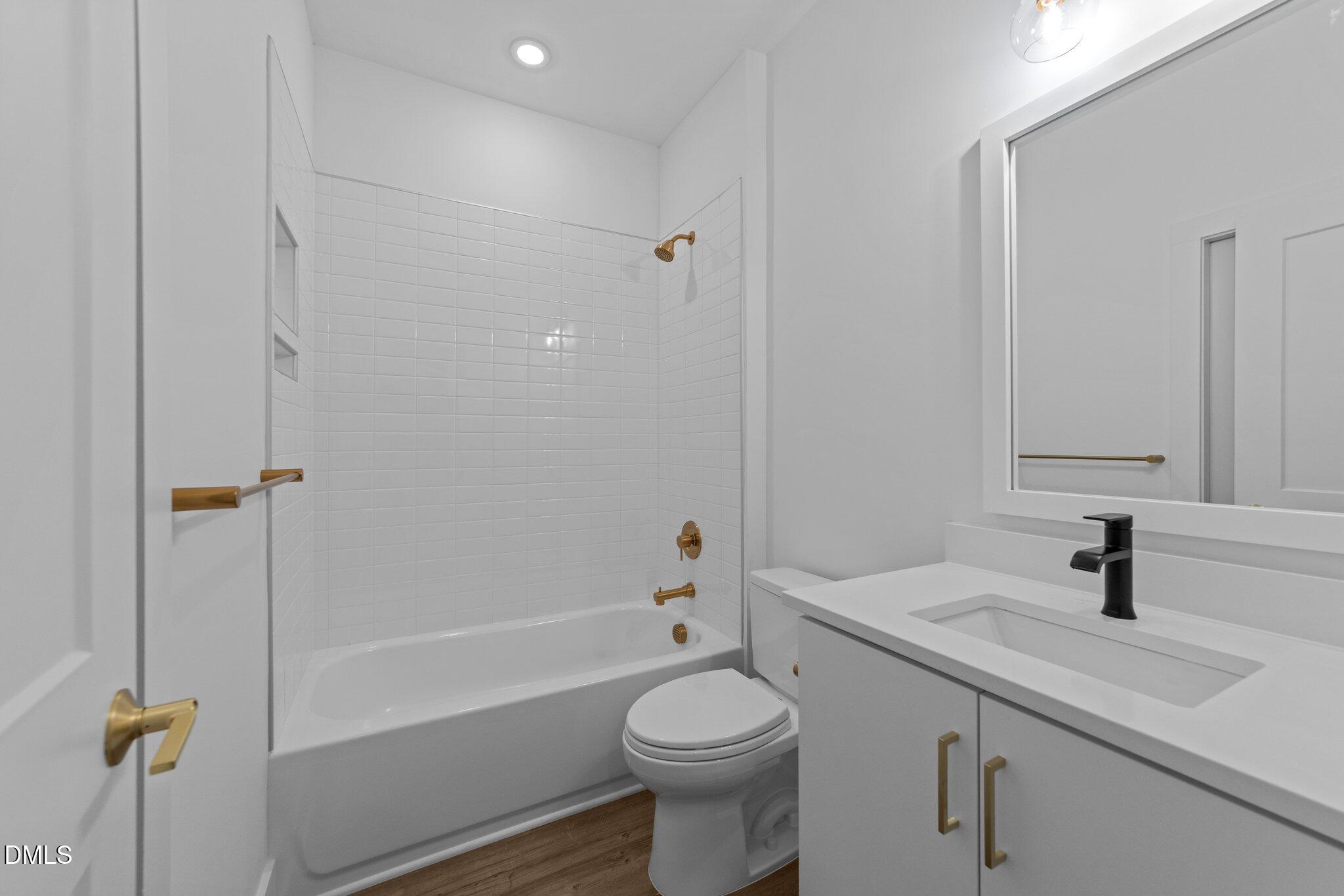 710 W North Street 102 Property Photo 27