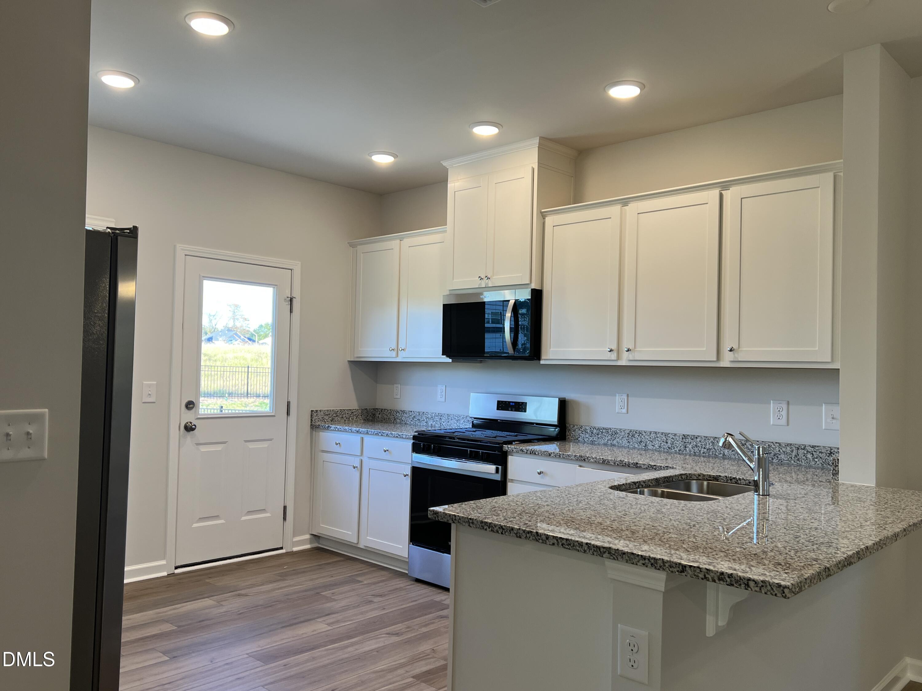 717 Branthurst Property Photo 6
