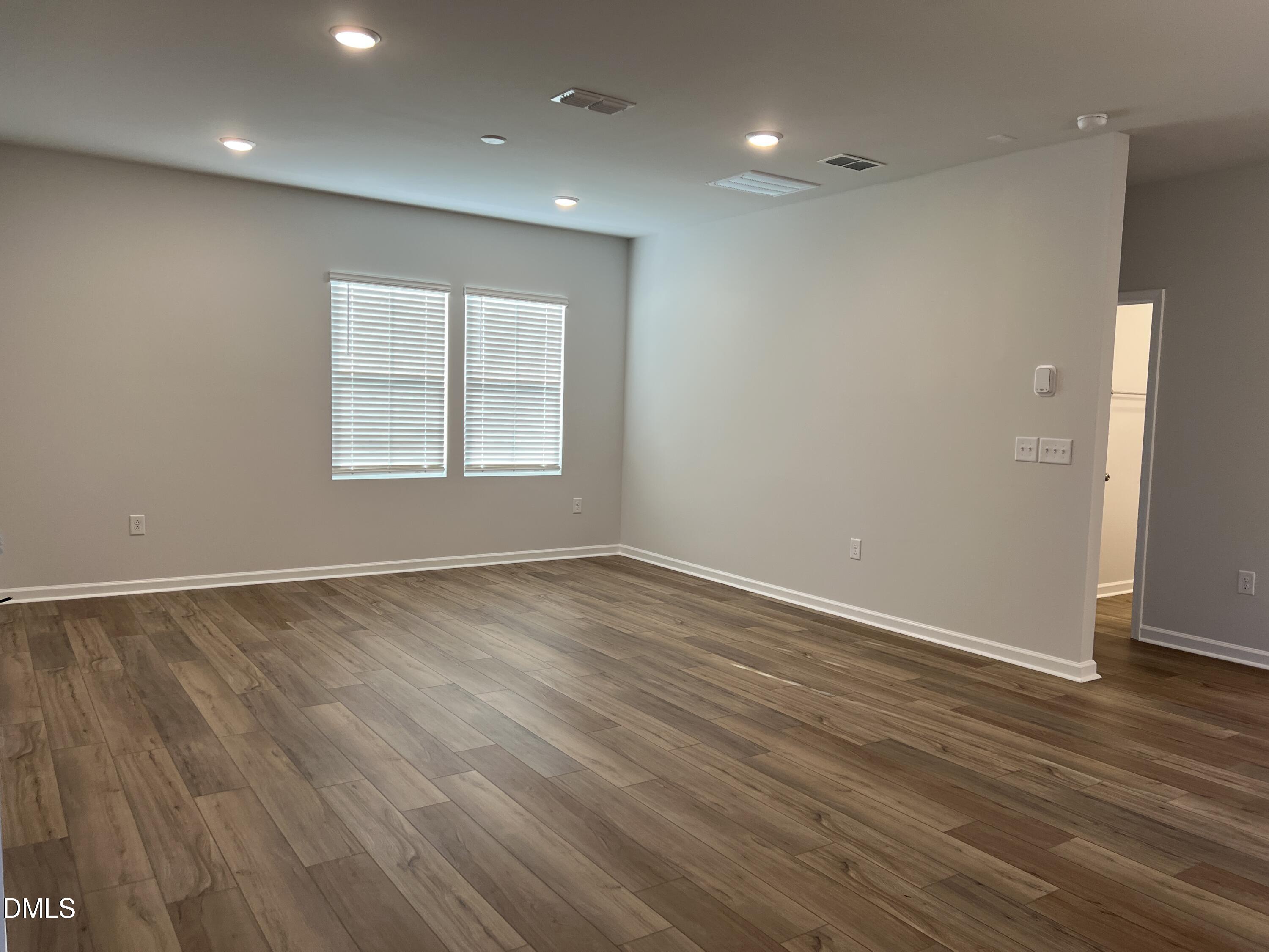 717 Branthurst Property Photo 8