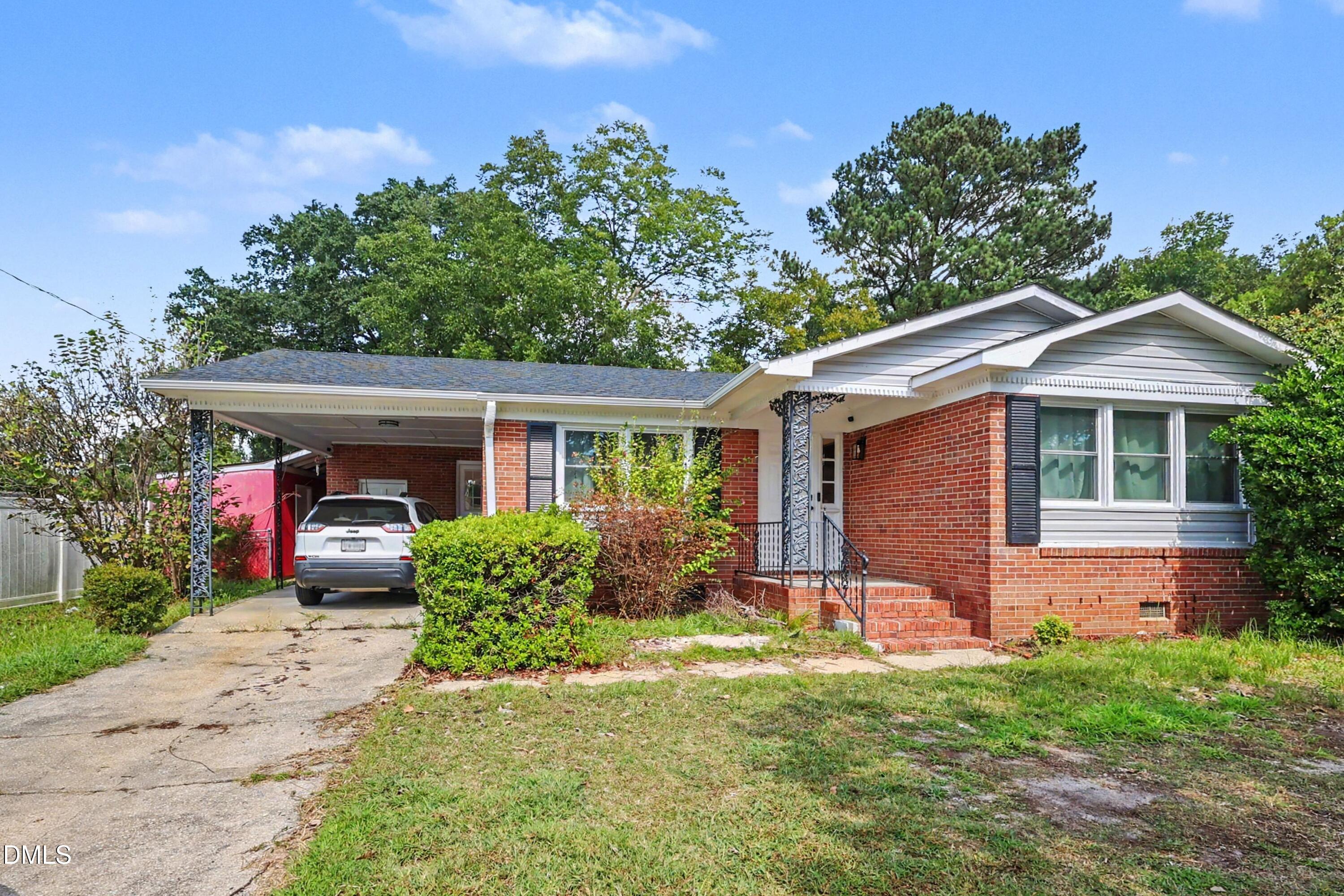5326 Yadkin Road Property Photo 1