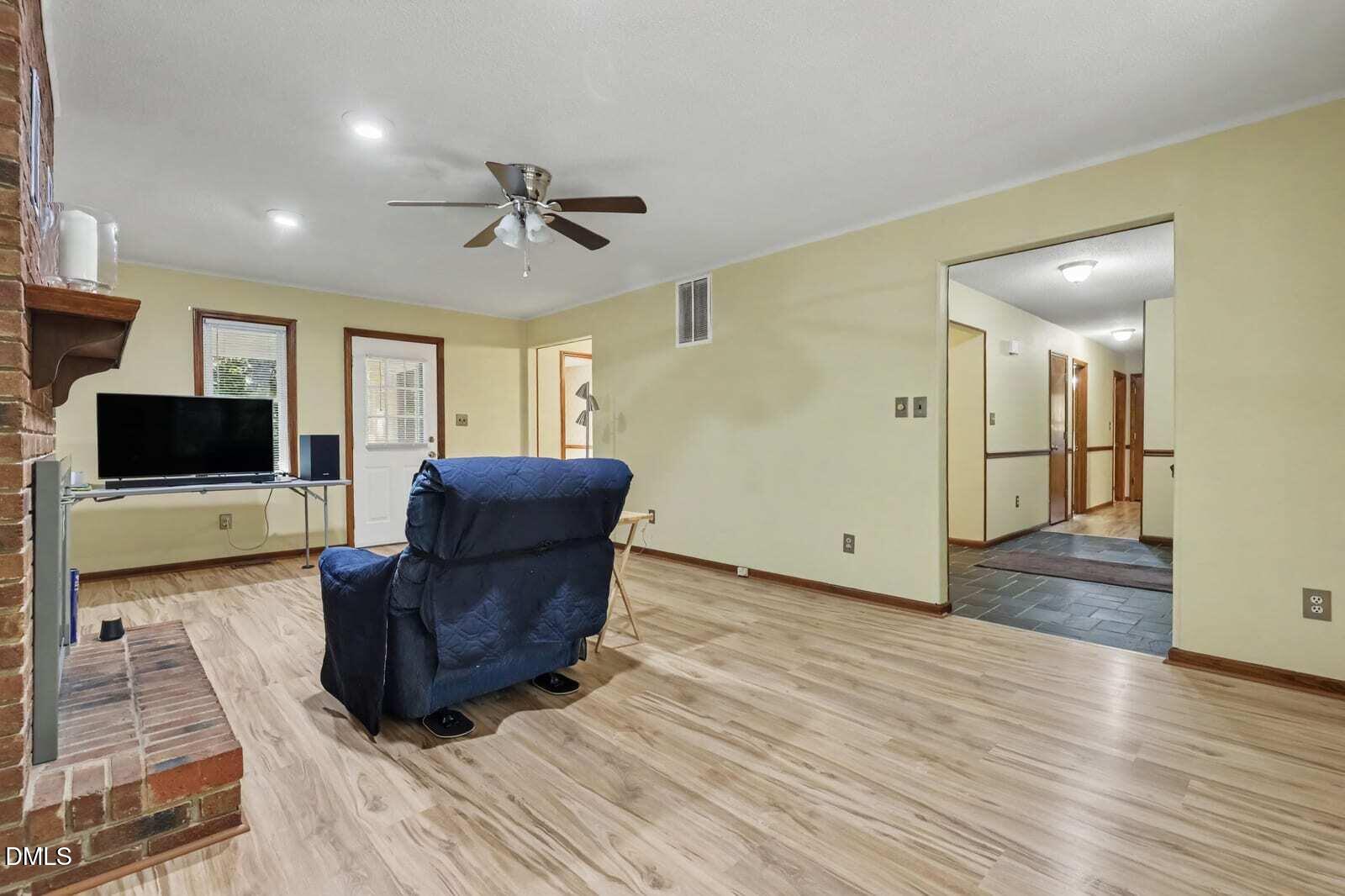 5409 Doe Lane Property Photo 3