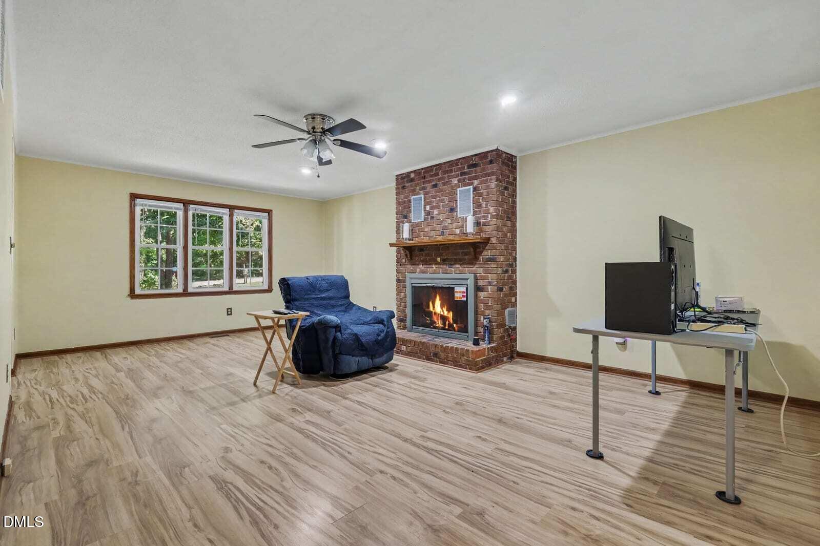 5409 Doe Lane Property Photo 4